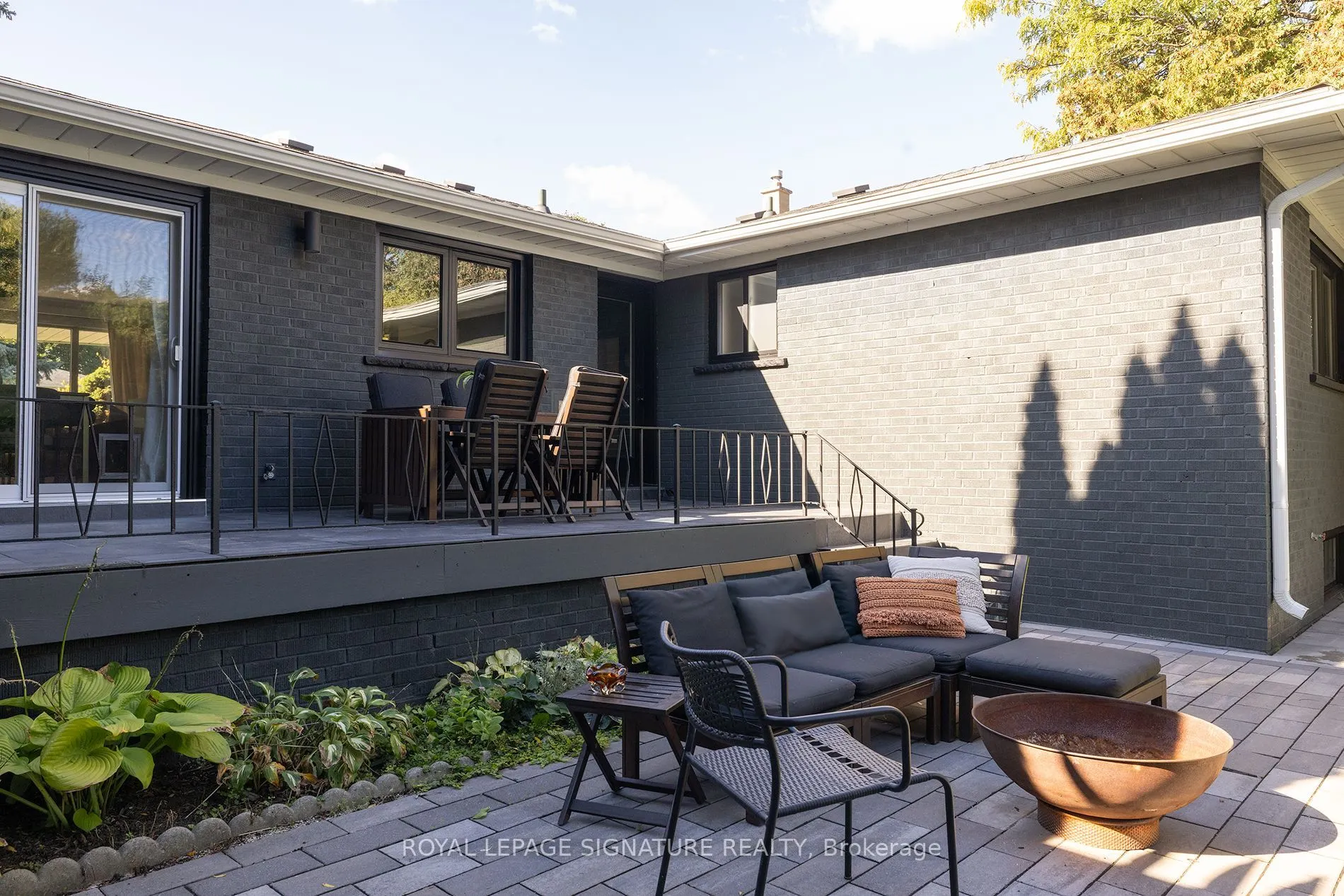 3495 Riverspray Crescent