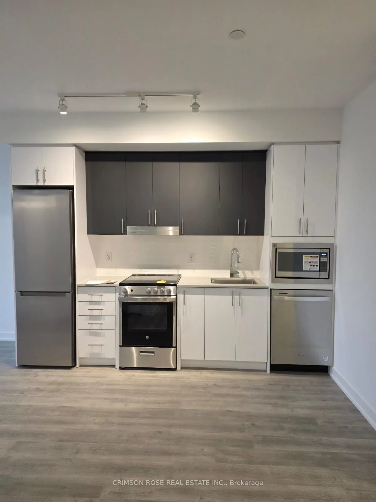 5105 Hurontario Street, #414