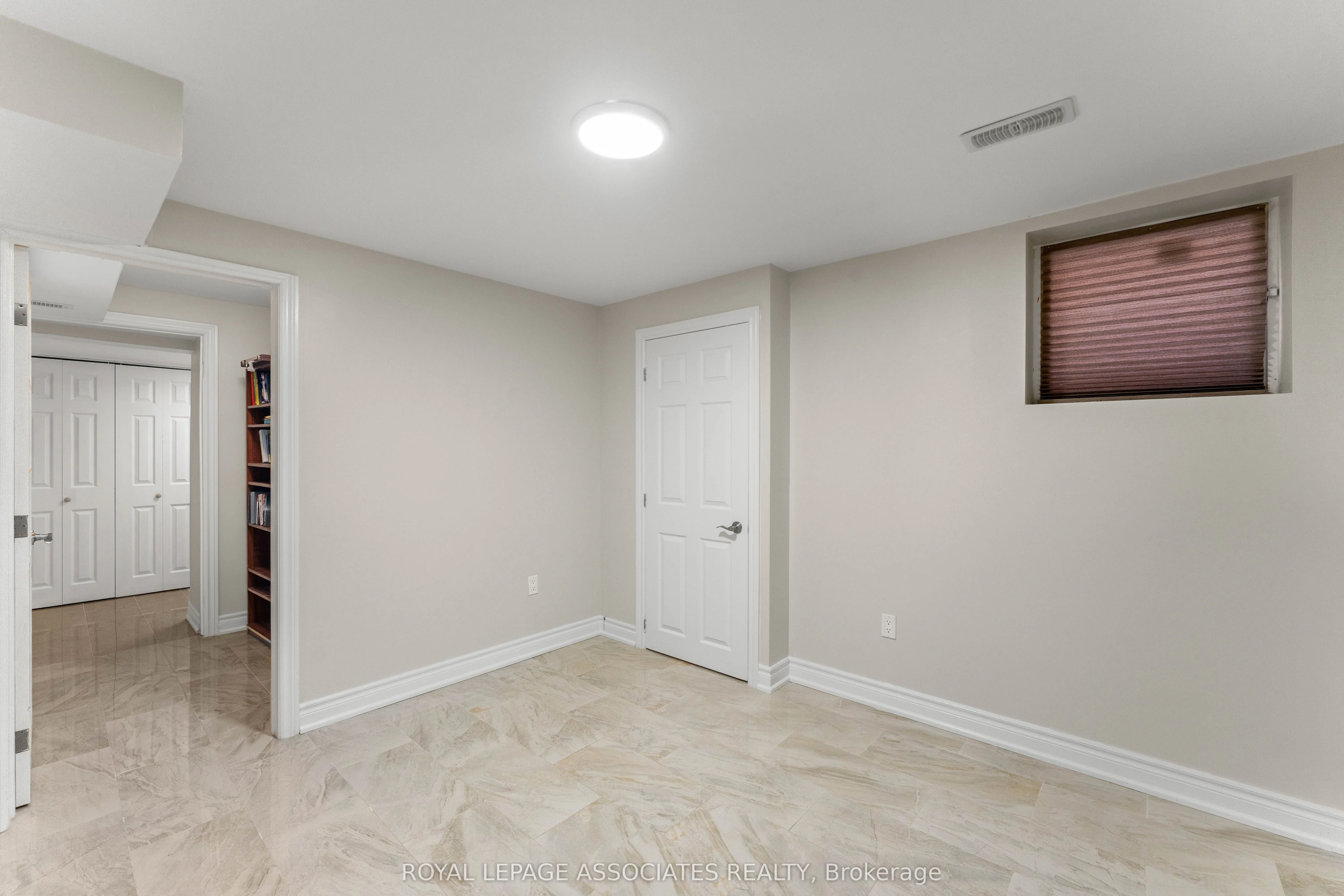 88 Showboat Crescent