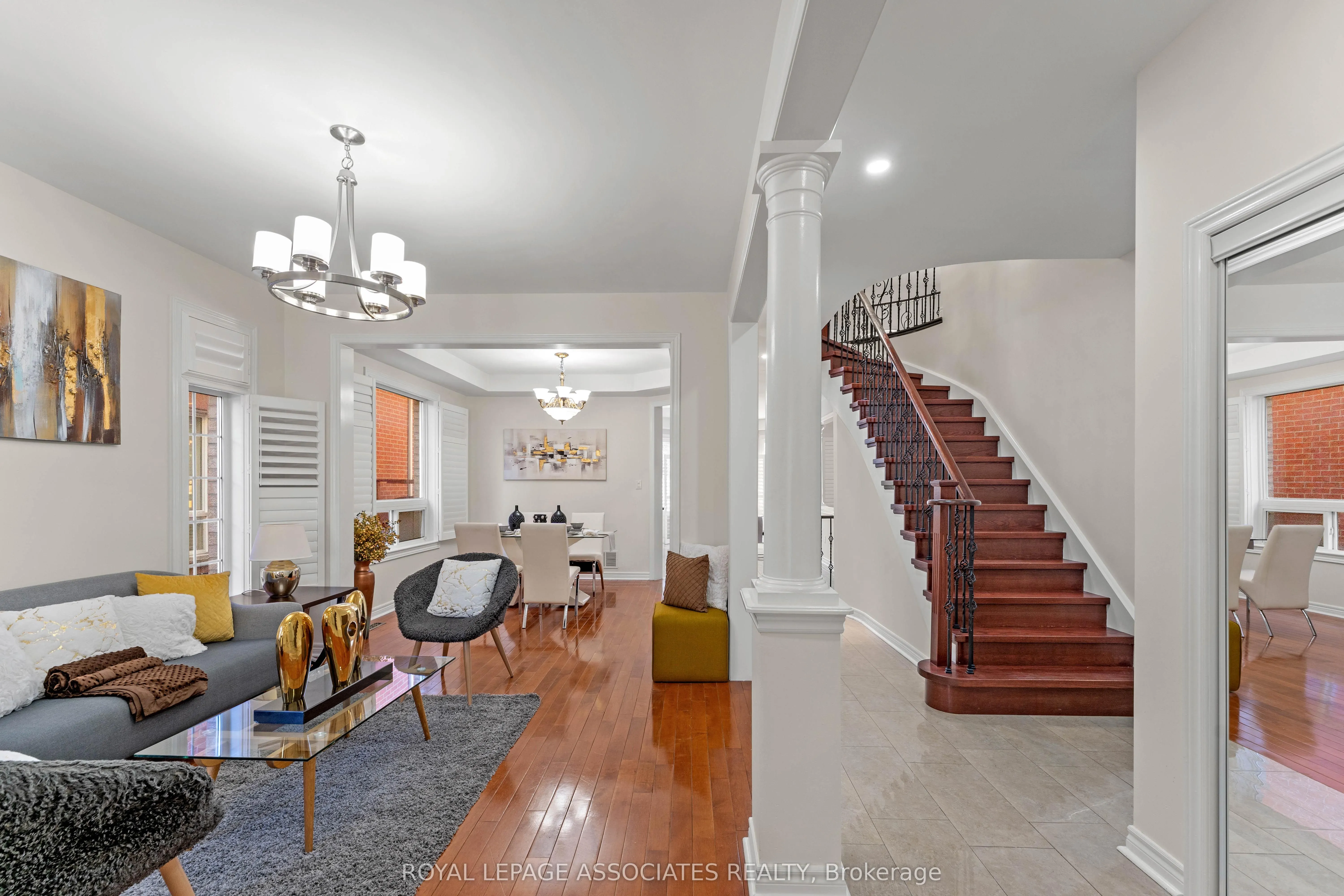 88 Showboat Crescent