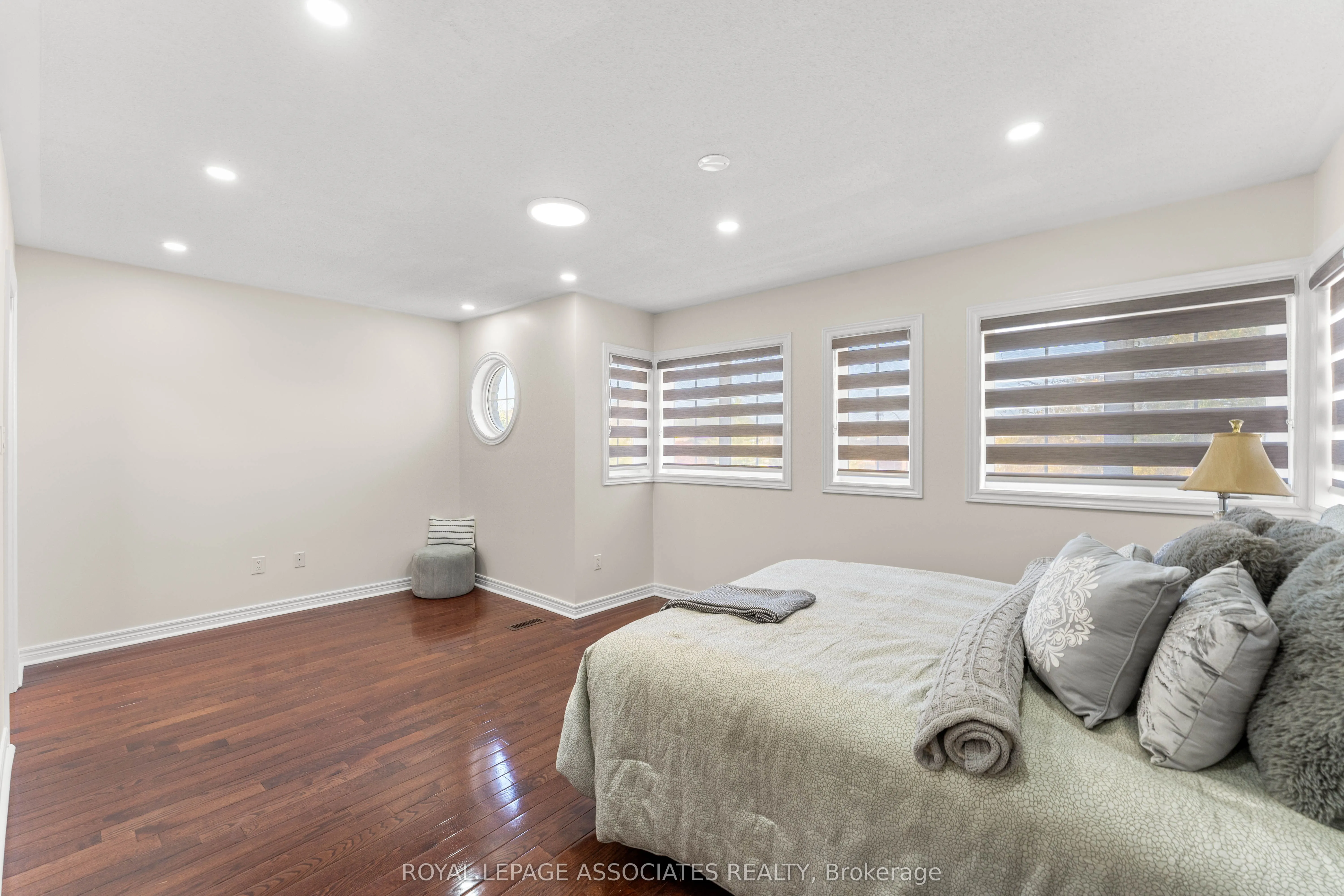 88 Showboat Crescent