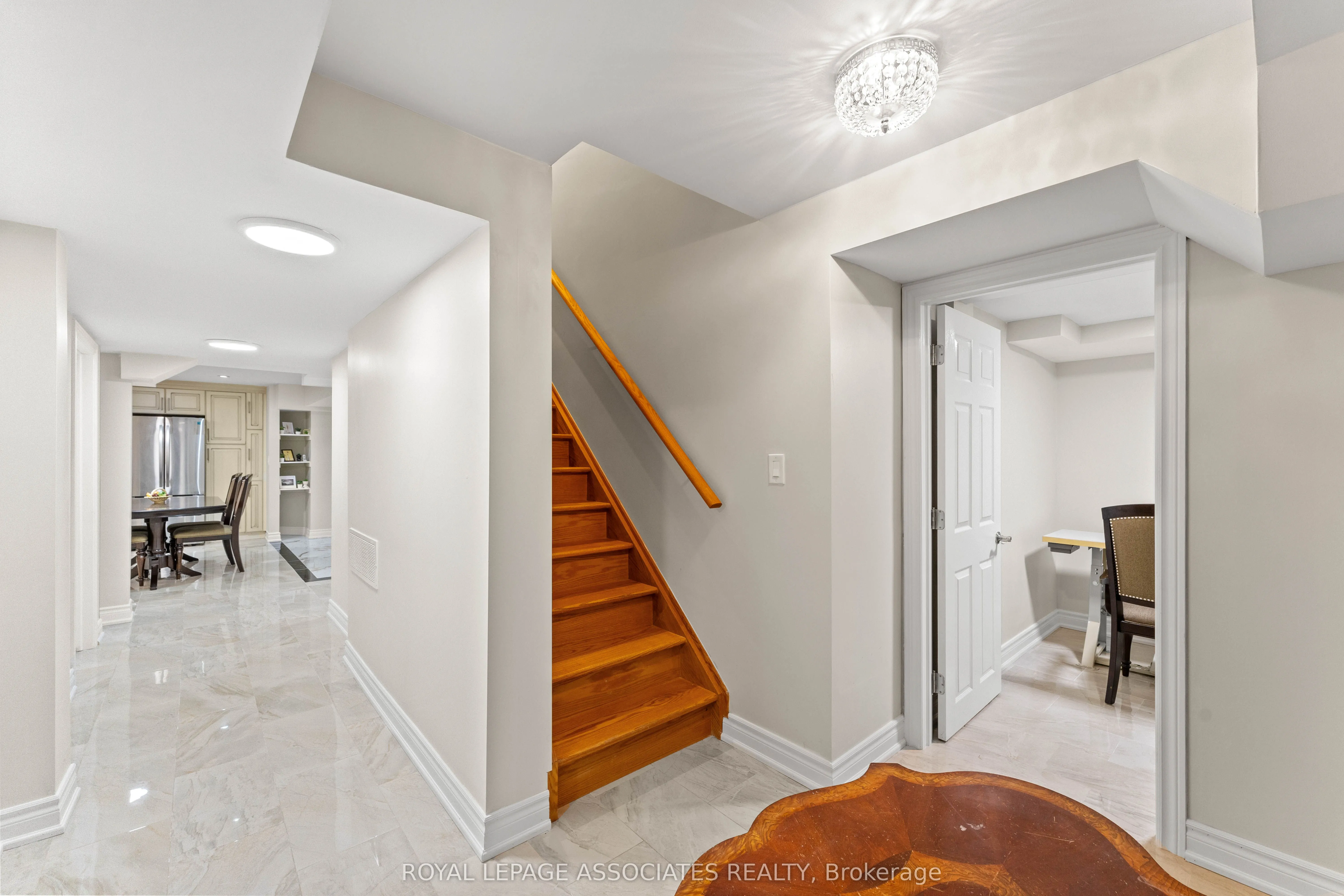 88 Showboat Crescent