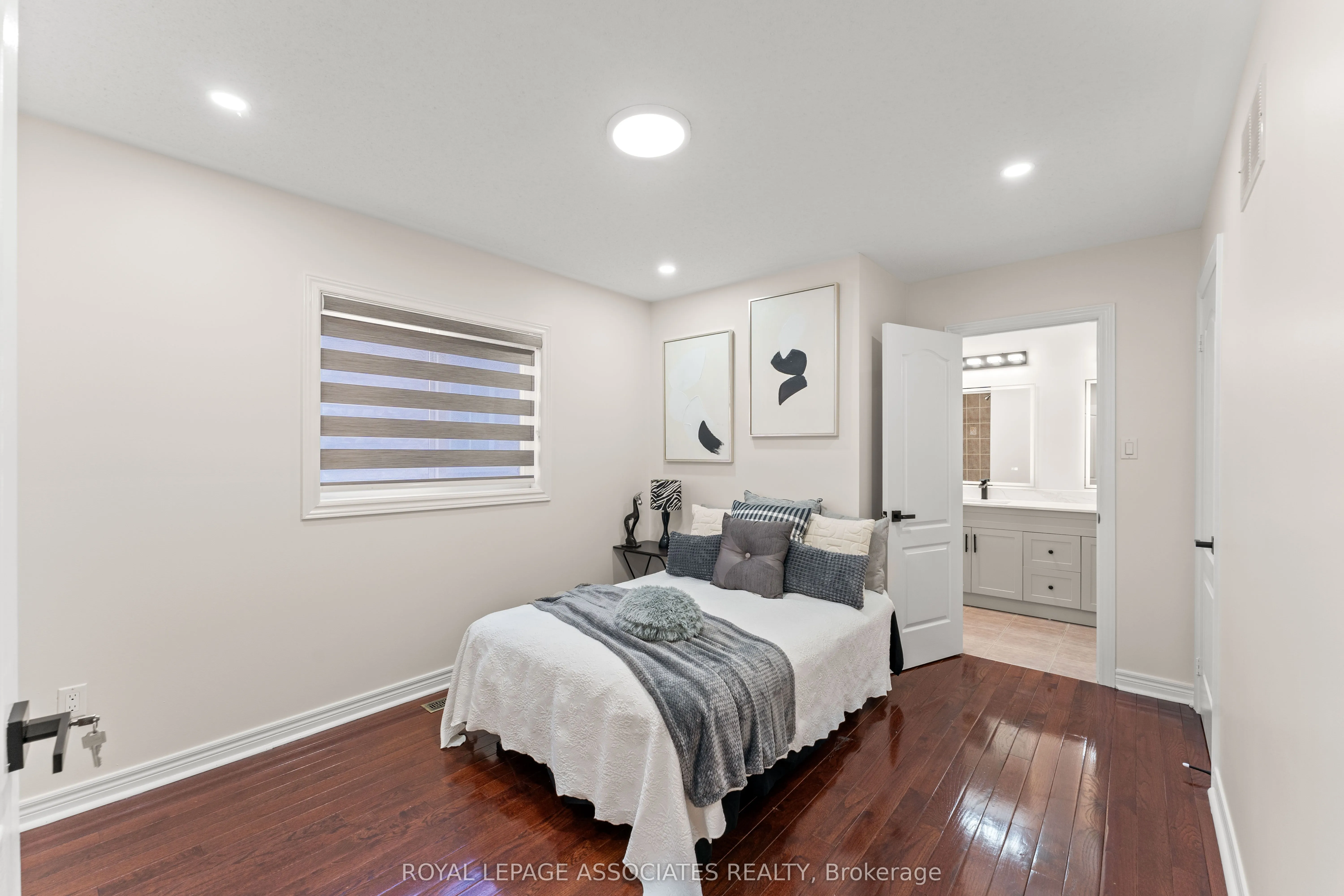 88 Showboat Crescent