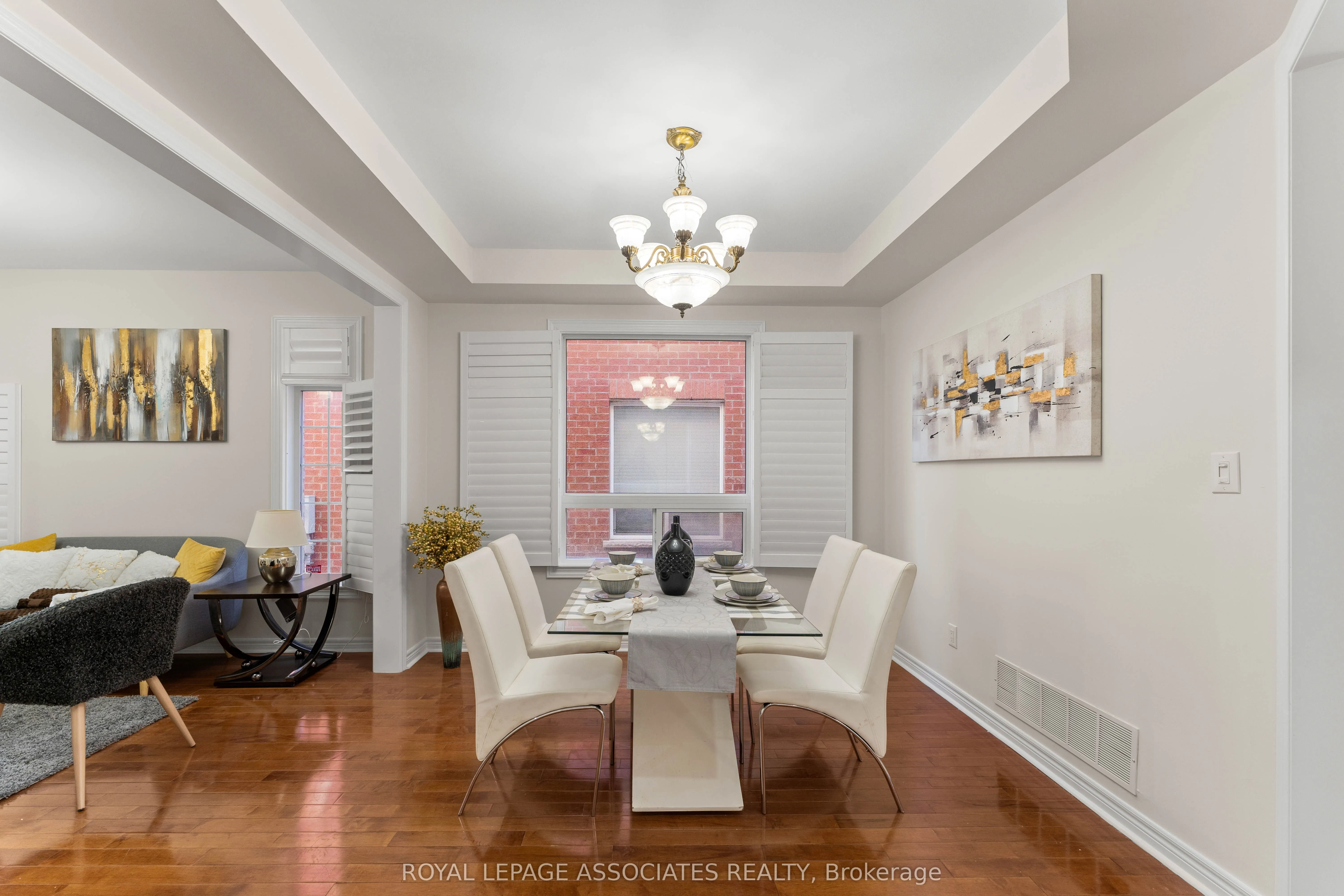 88 Showboat Crescent