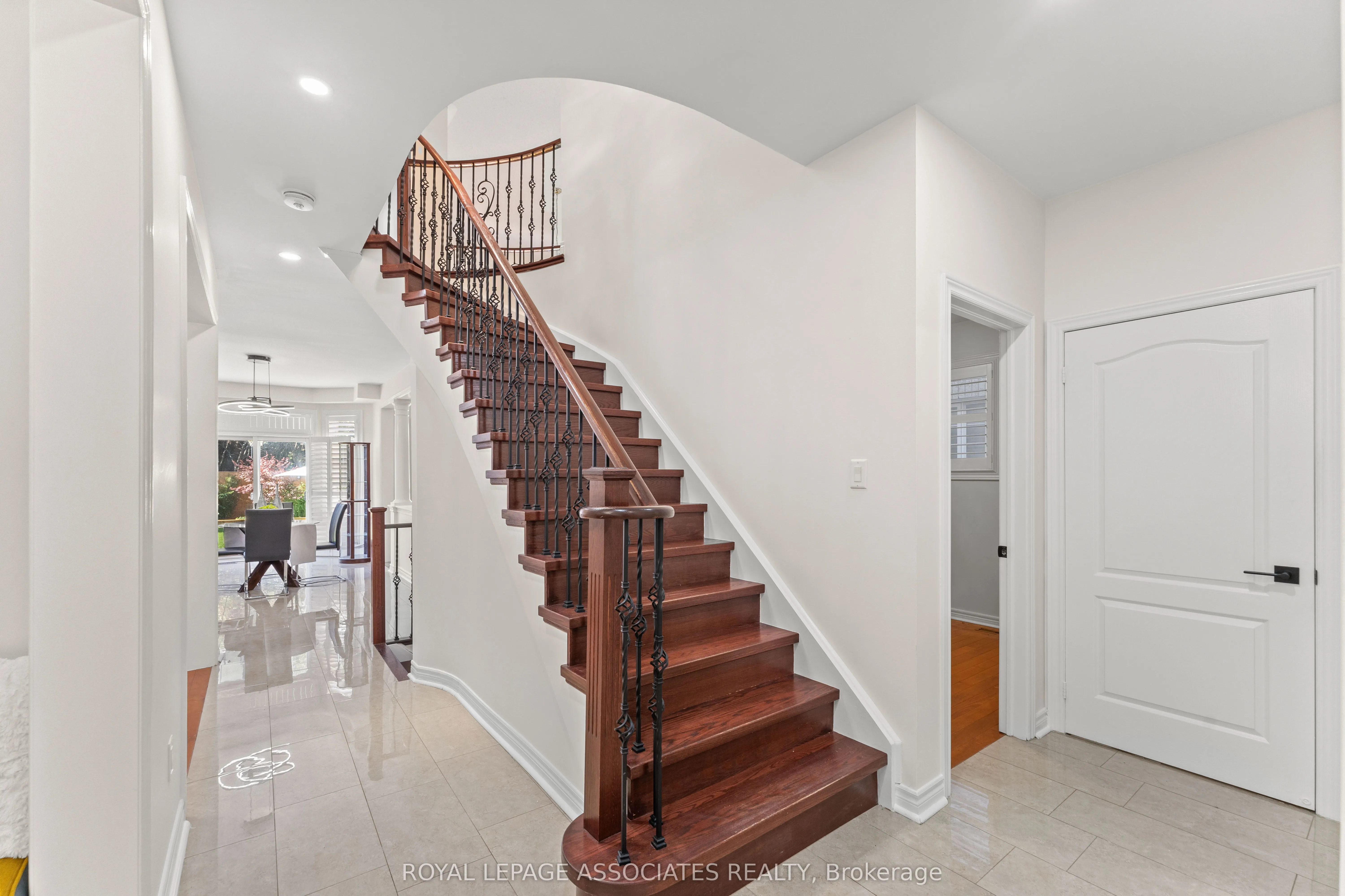 88 Showboat Crescent