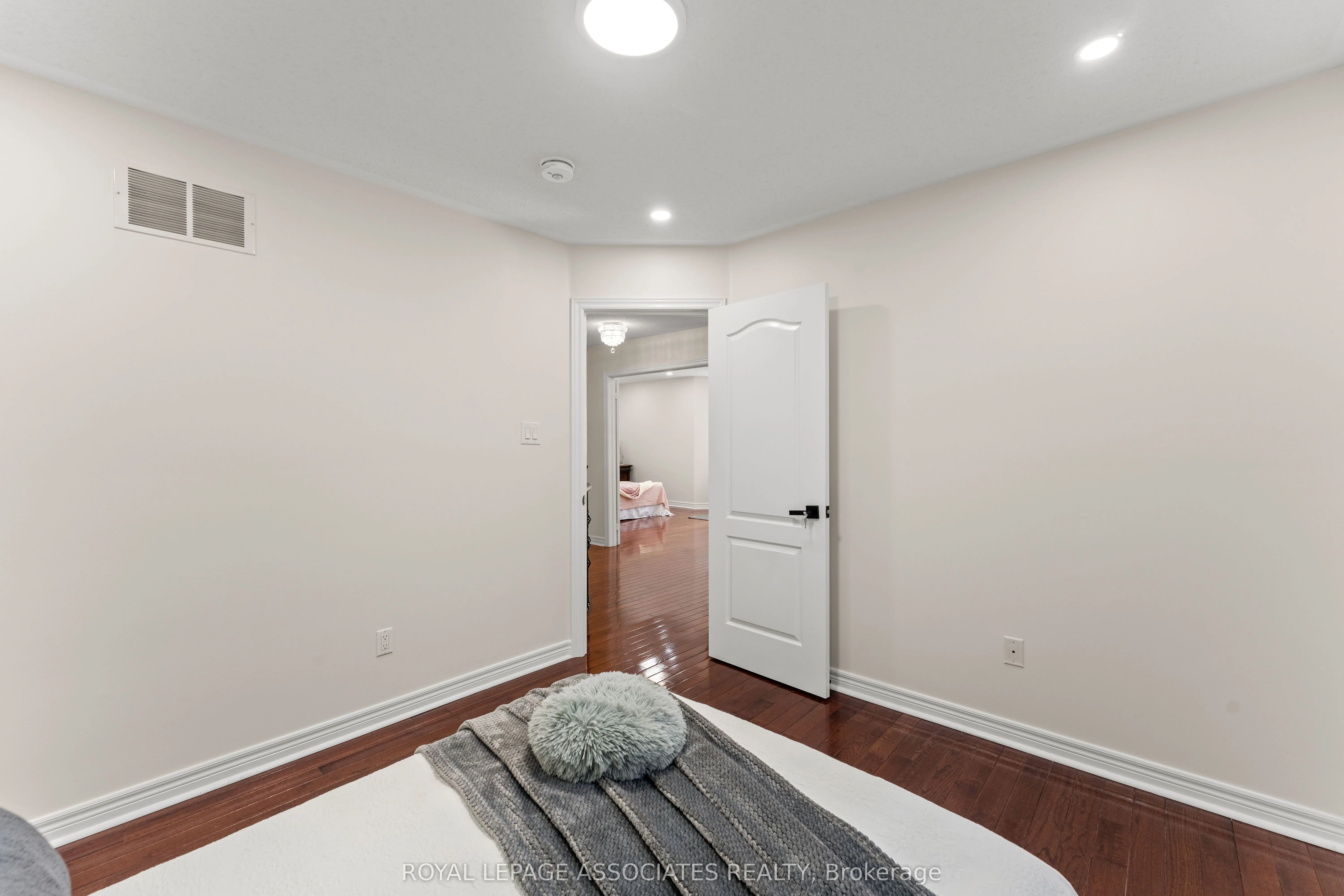 88 Showboat Crescent