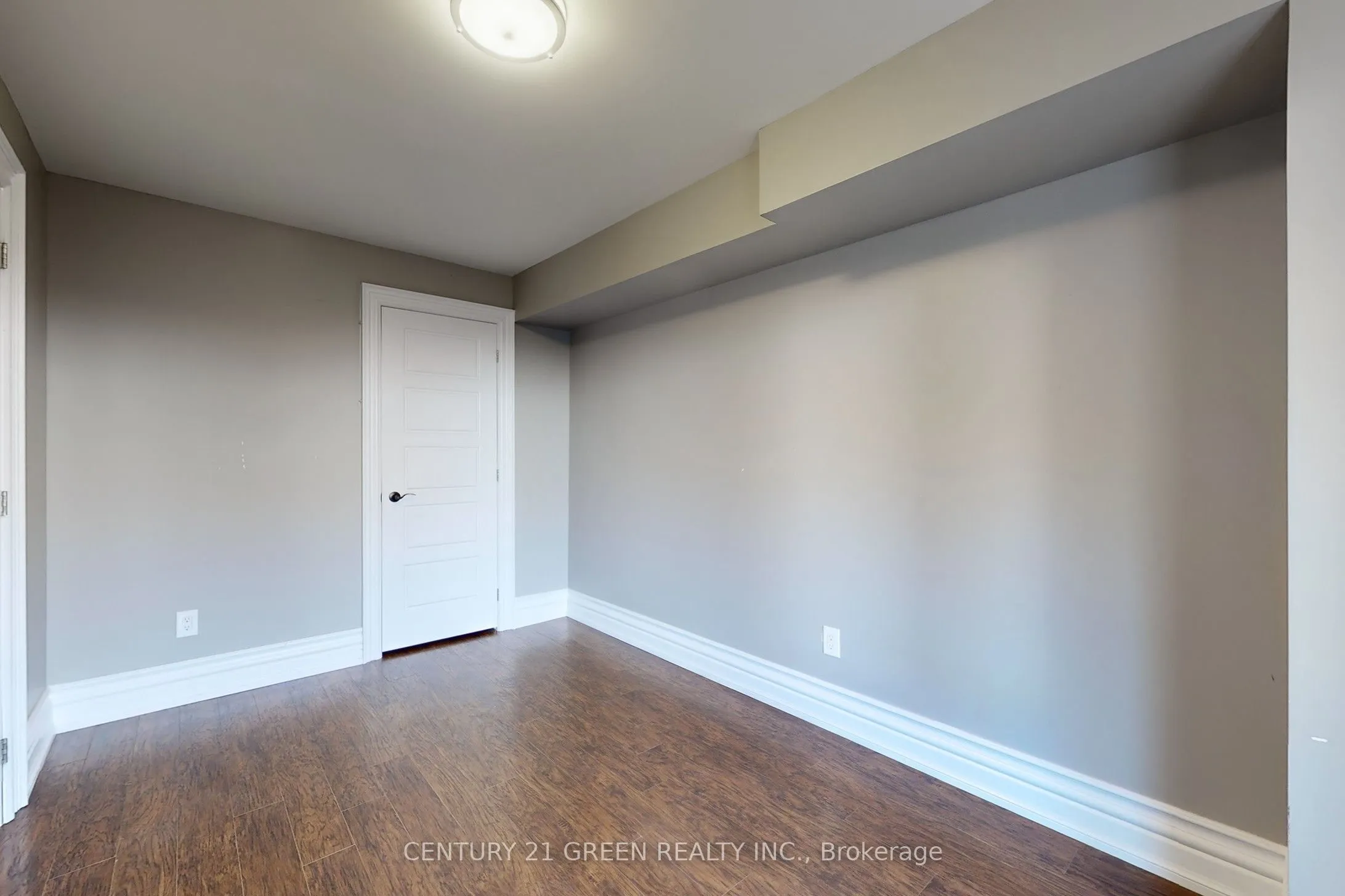 1 Chisholm Street, #D