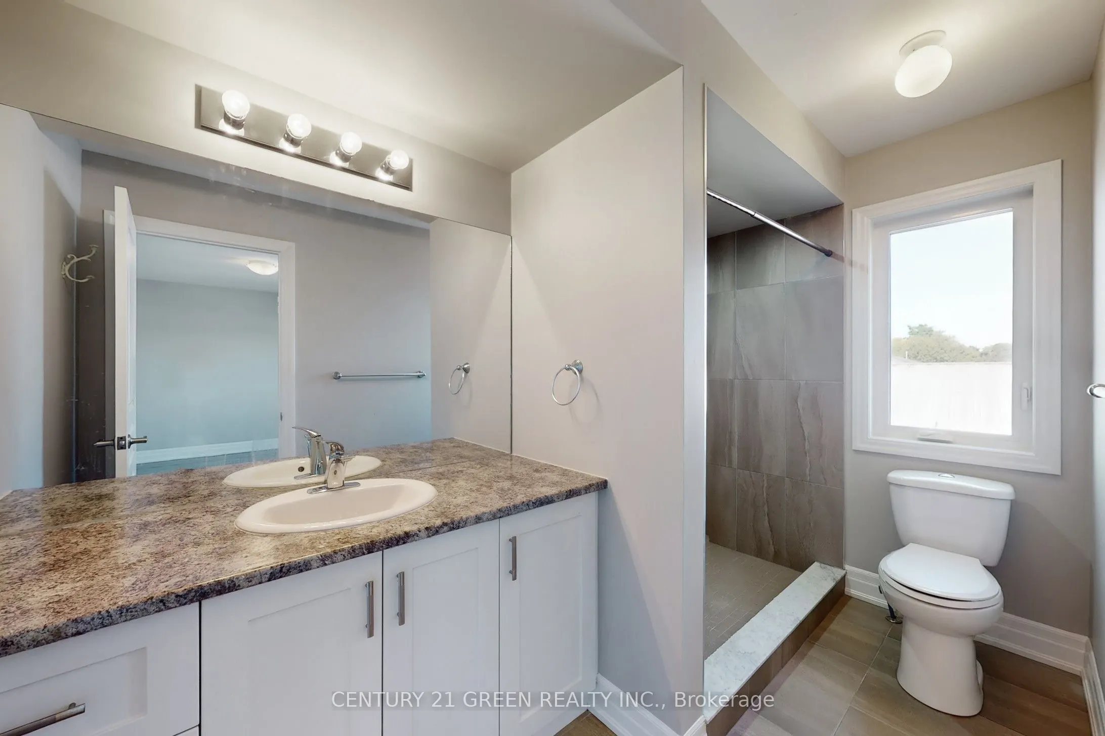 1 Chisholm Street, #D