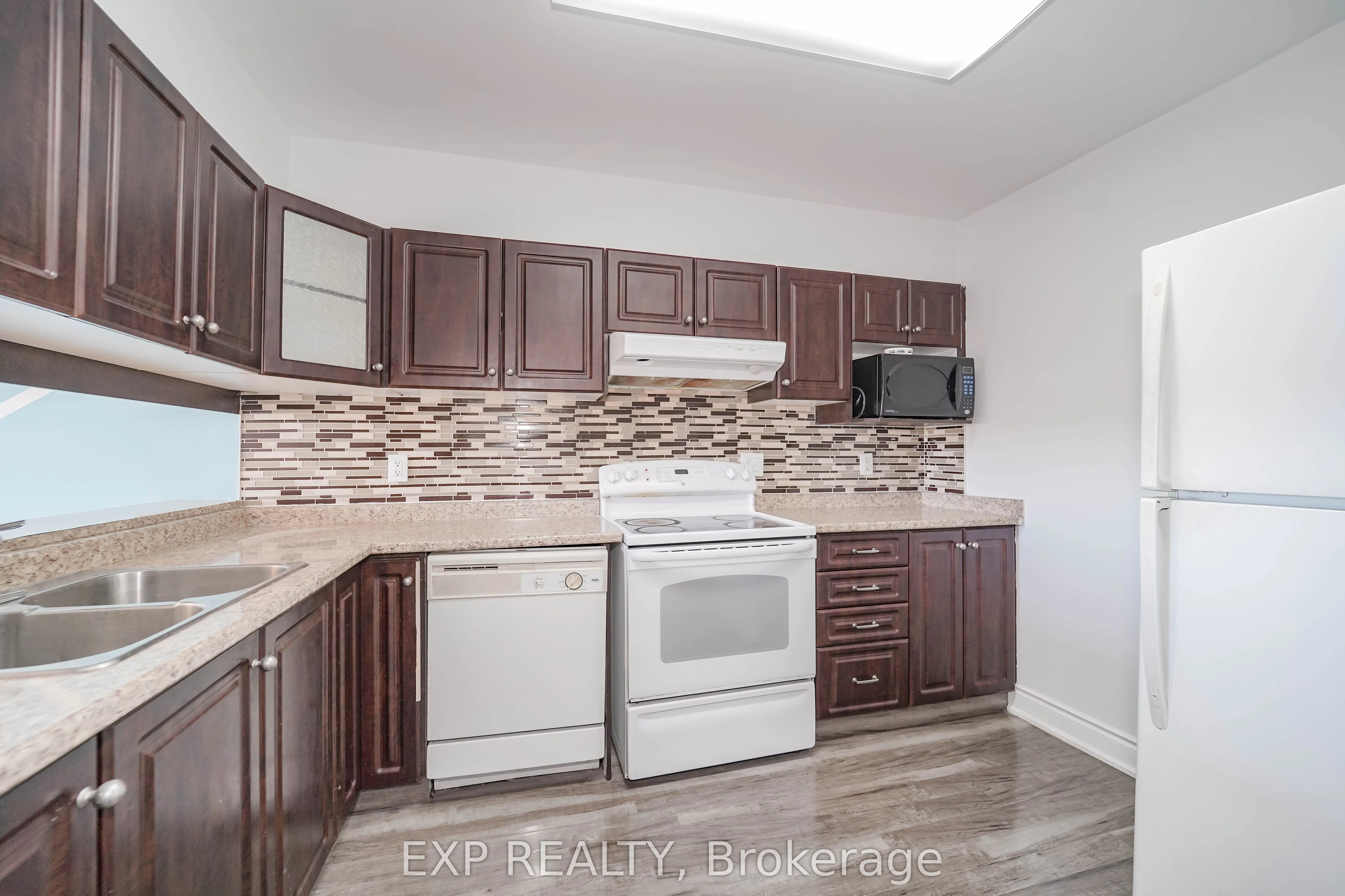 236 Albion Road, #901