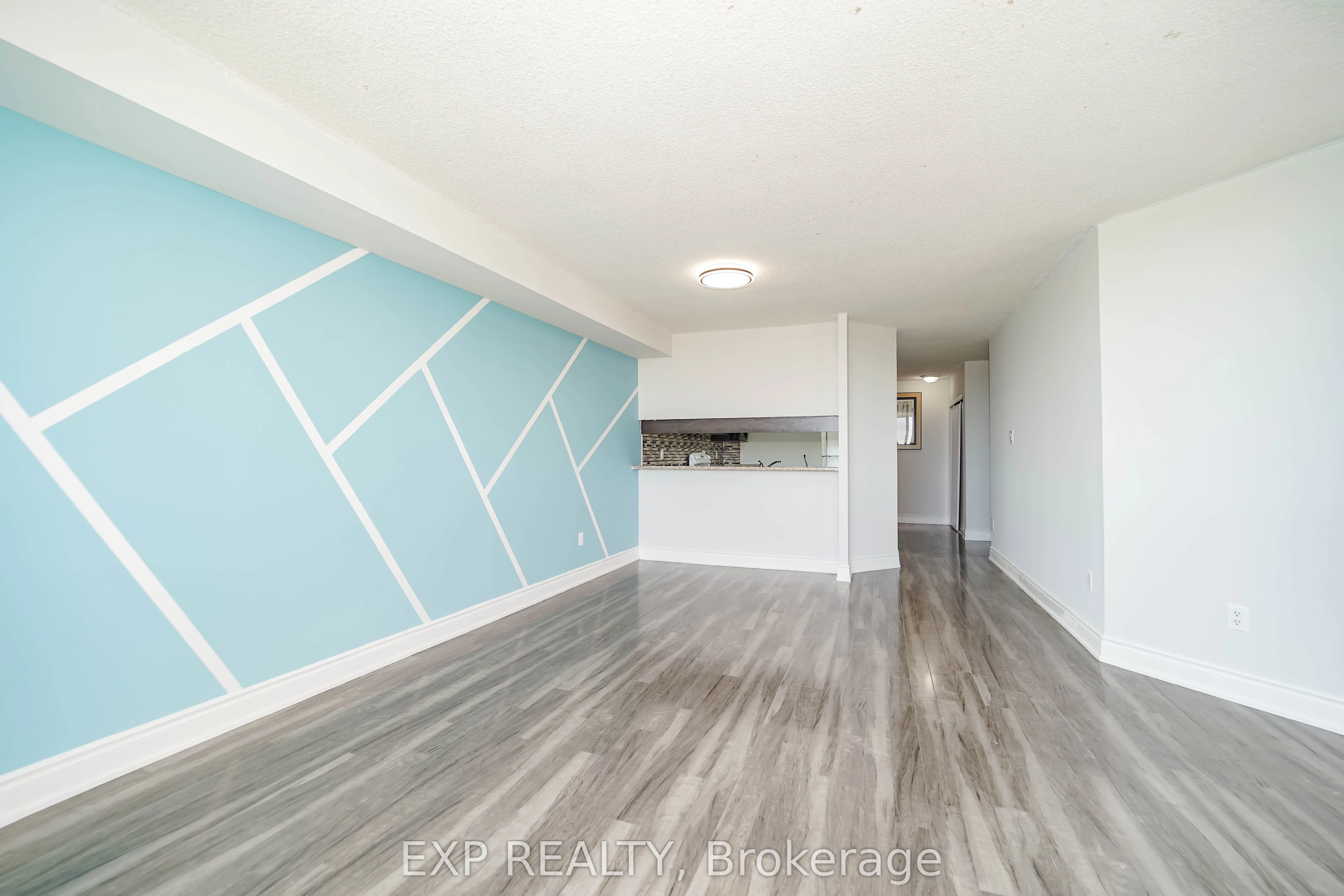 236 Albion Road, #901