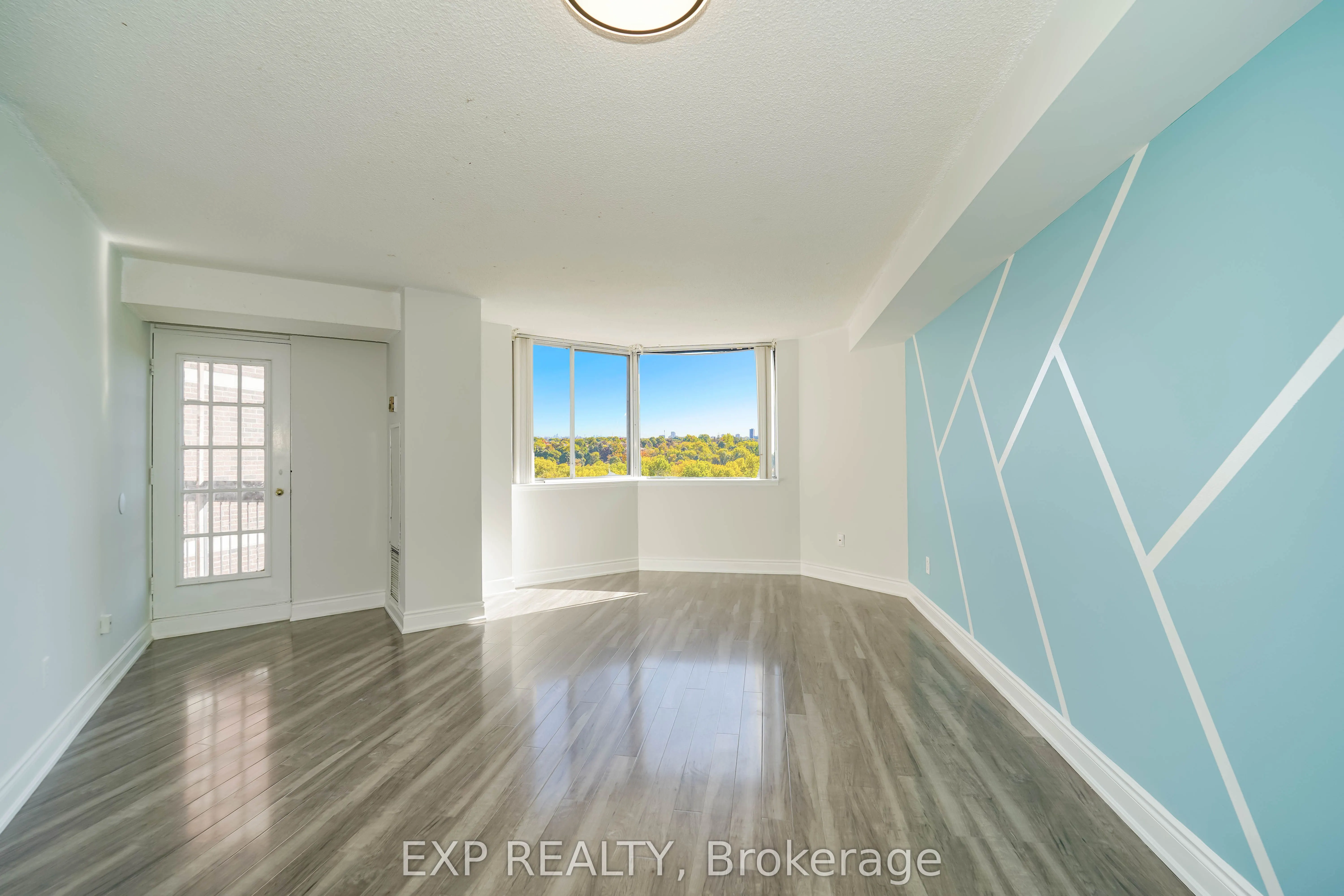 236 Albion Road, #901