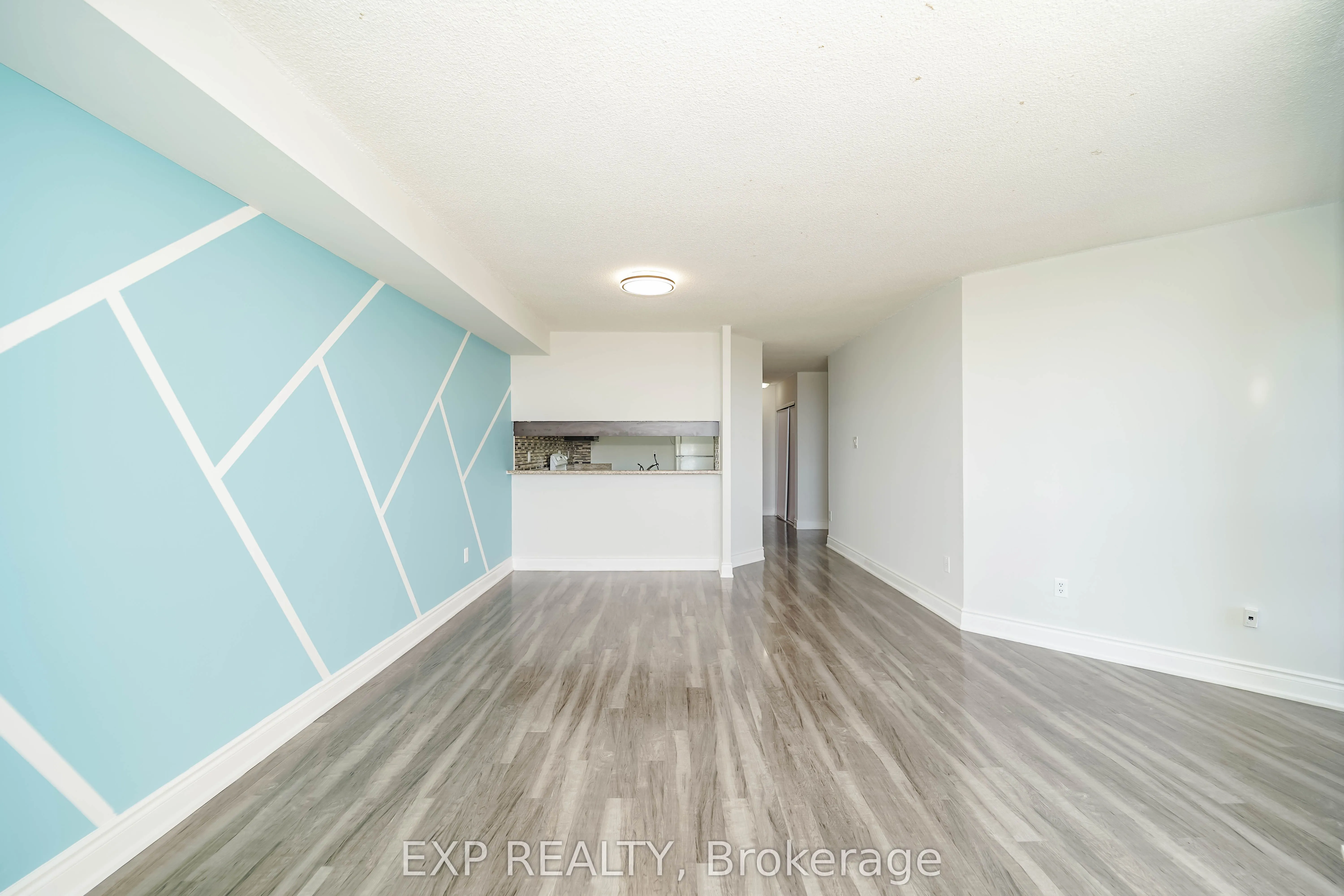 236 Albion Road, #901