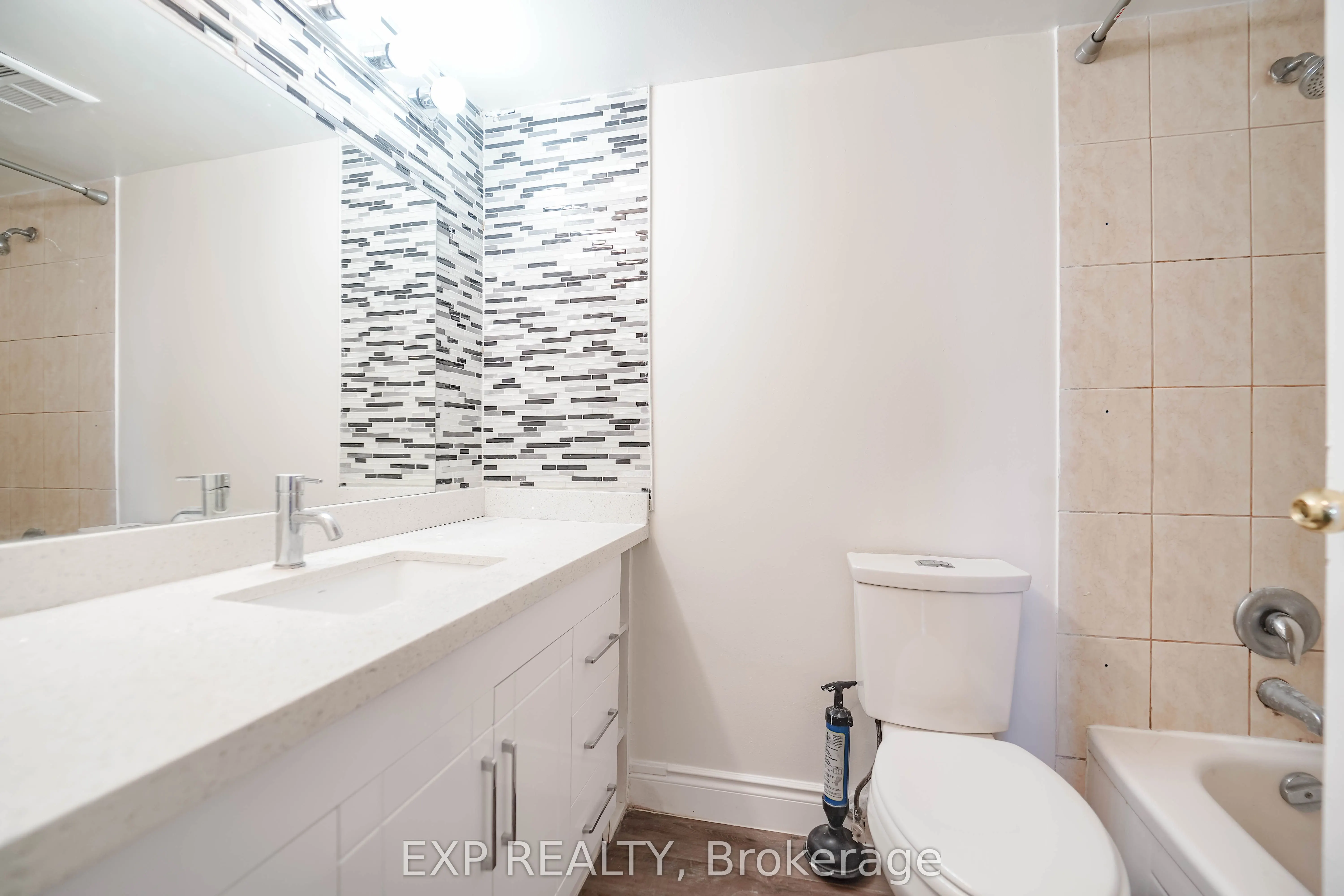 236 Albion Road, #901