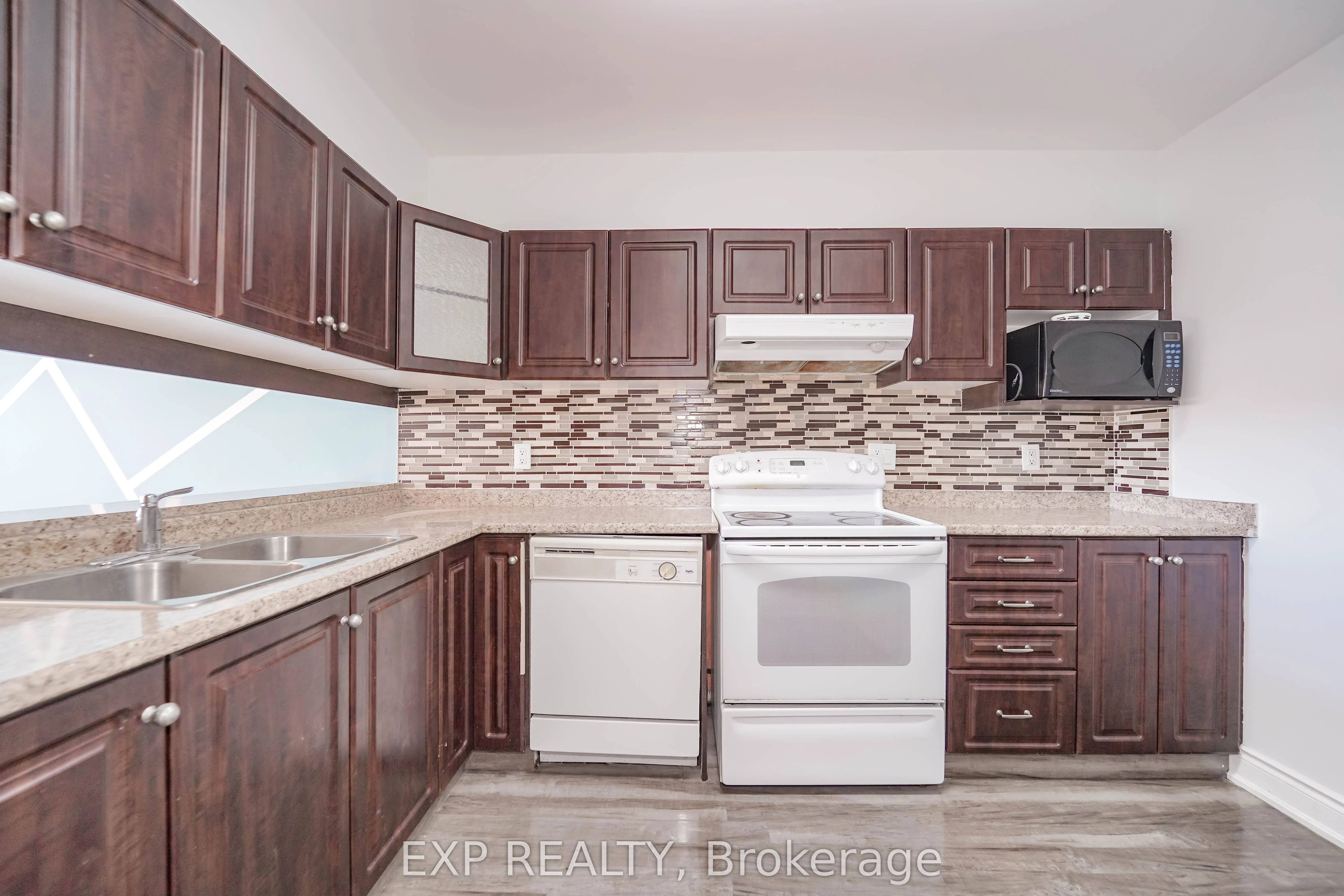 236 Albion Road, #901