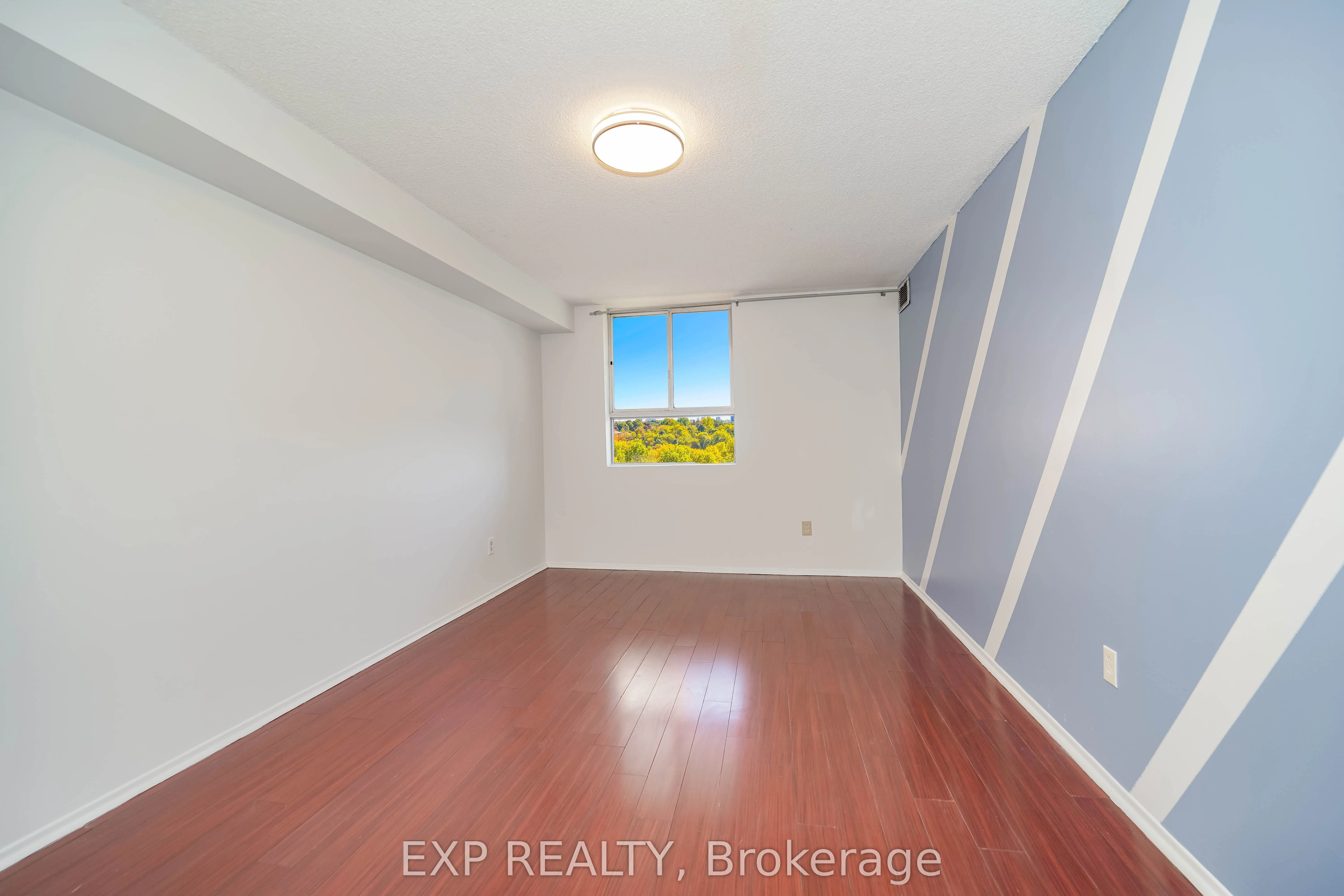 236 Albion Road, #901
