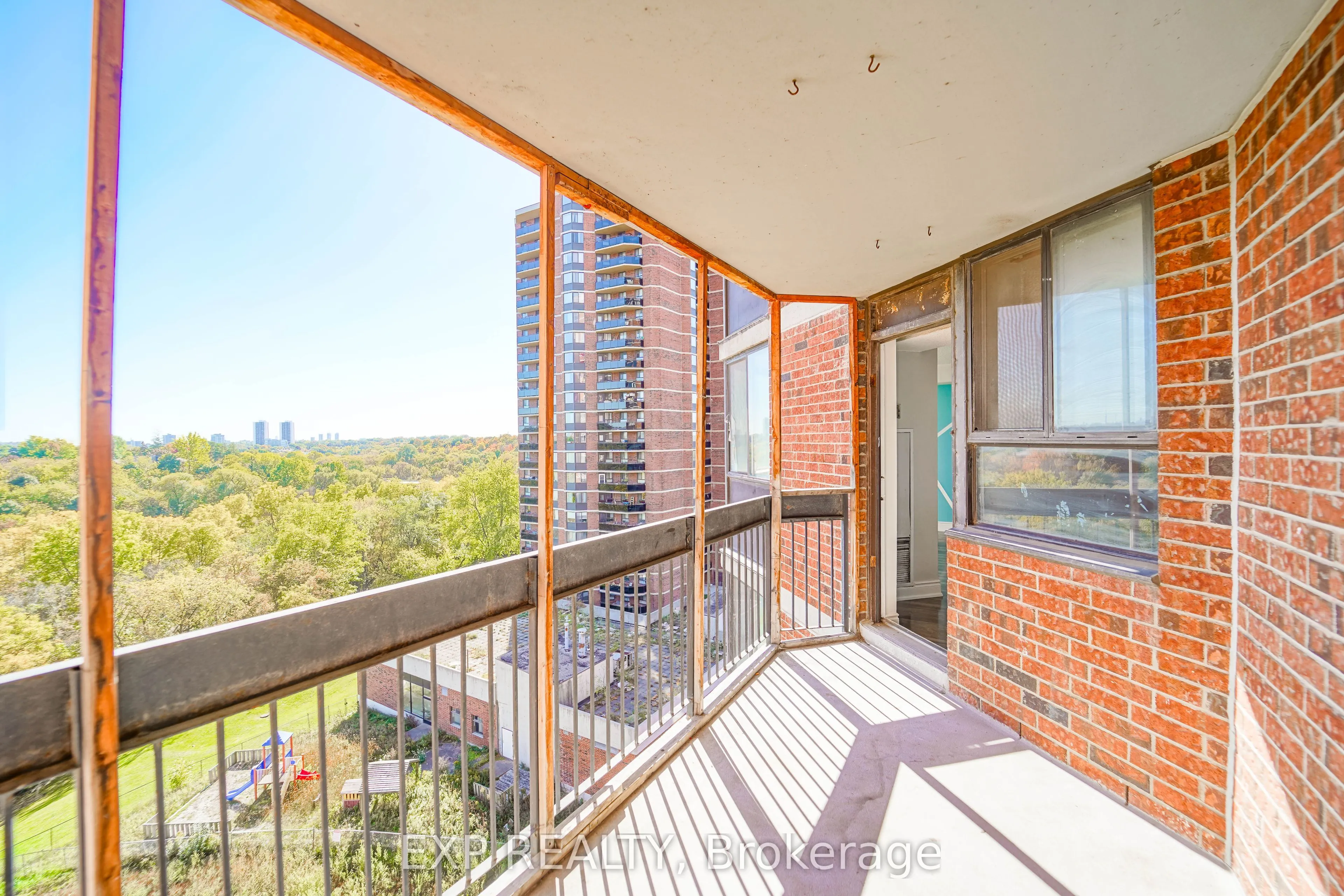 236 Albion Road, #901