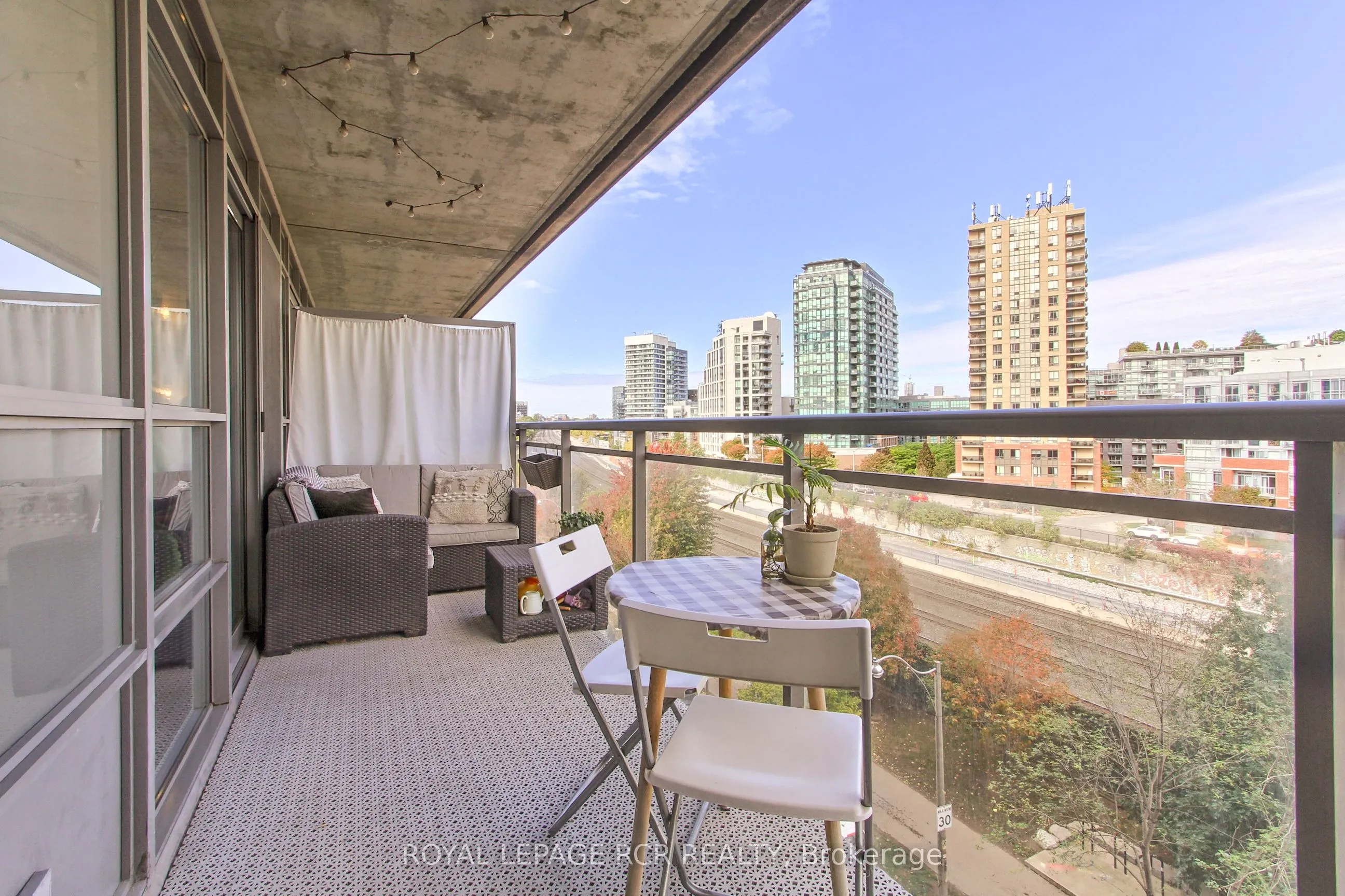 38 Joe Shuster Way, #623