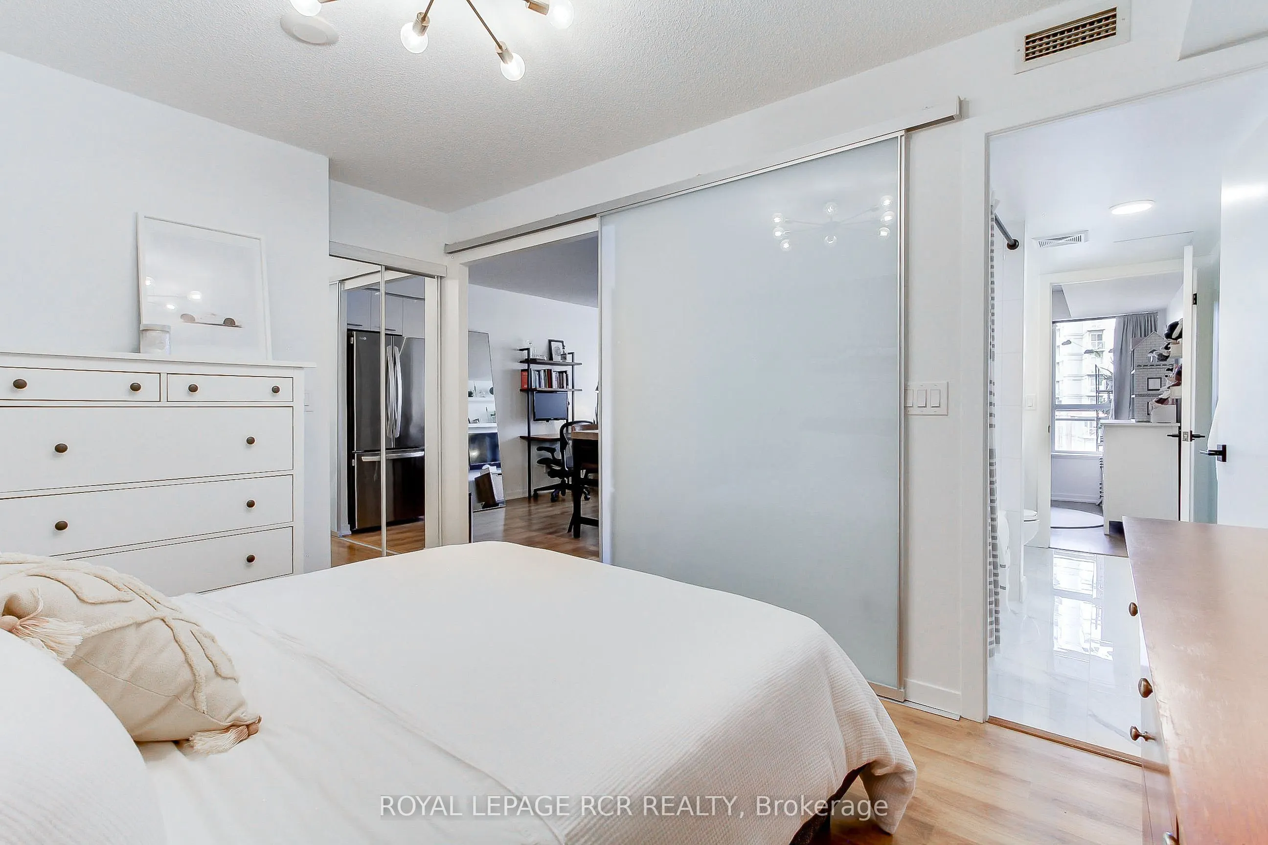 38 Joe Shuster Way, #623