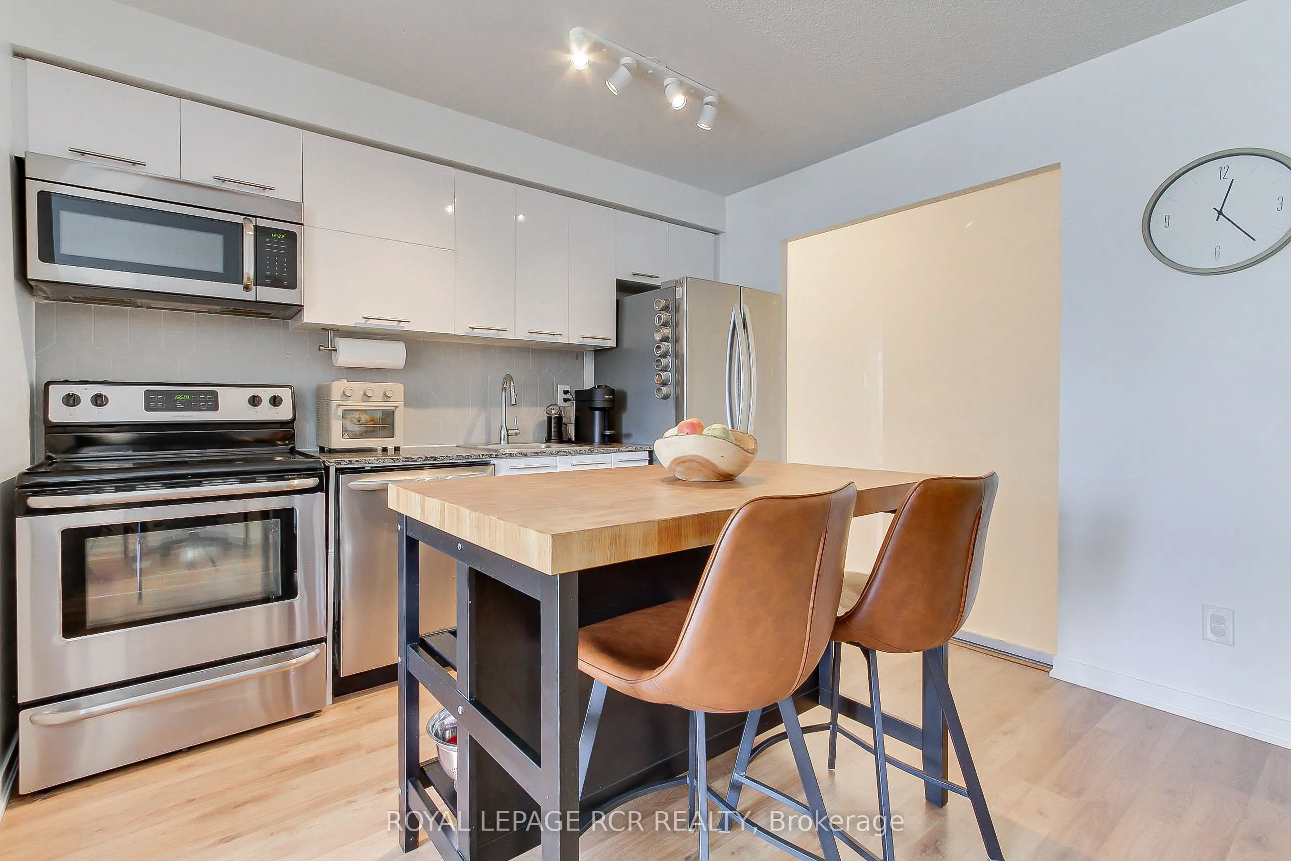 38 Joe Shuster Way, #623