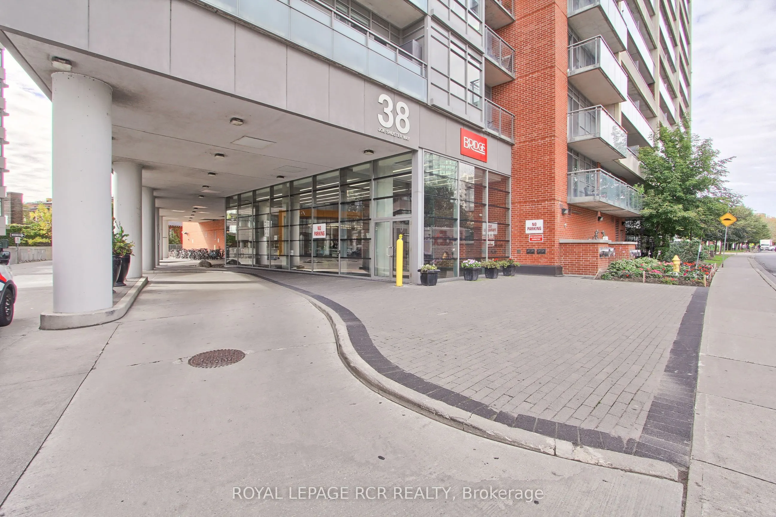 38 Joe Shuster Way, #623