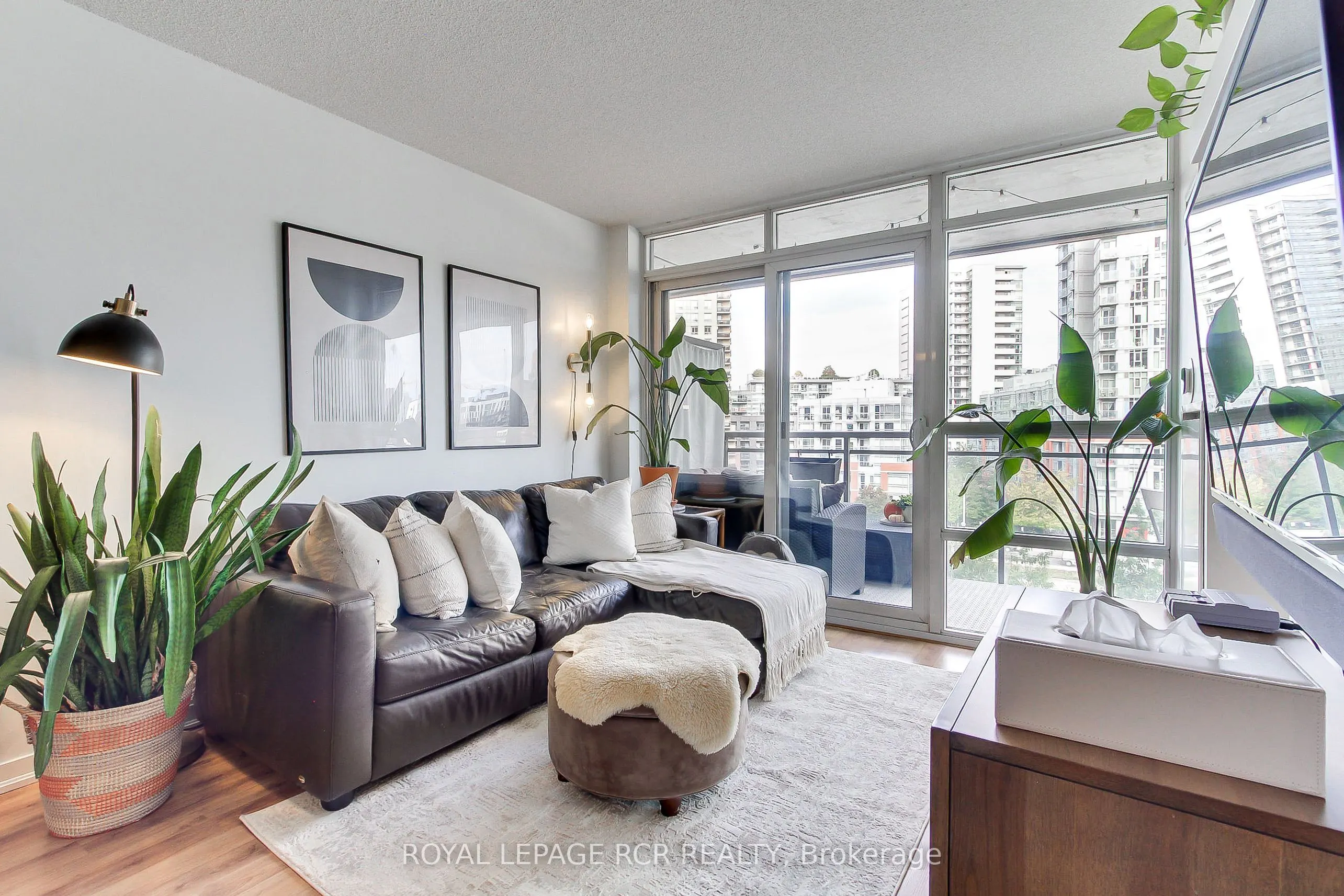 38 Joe Shuster Way, #623