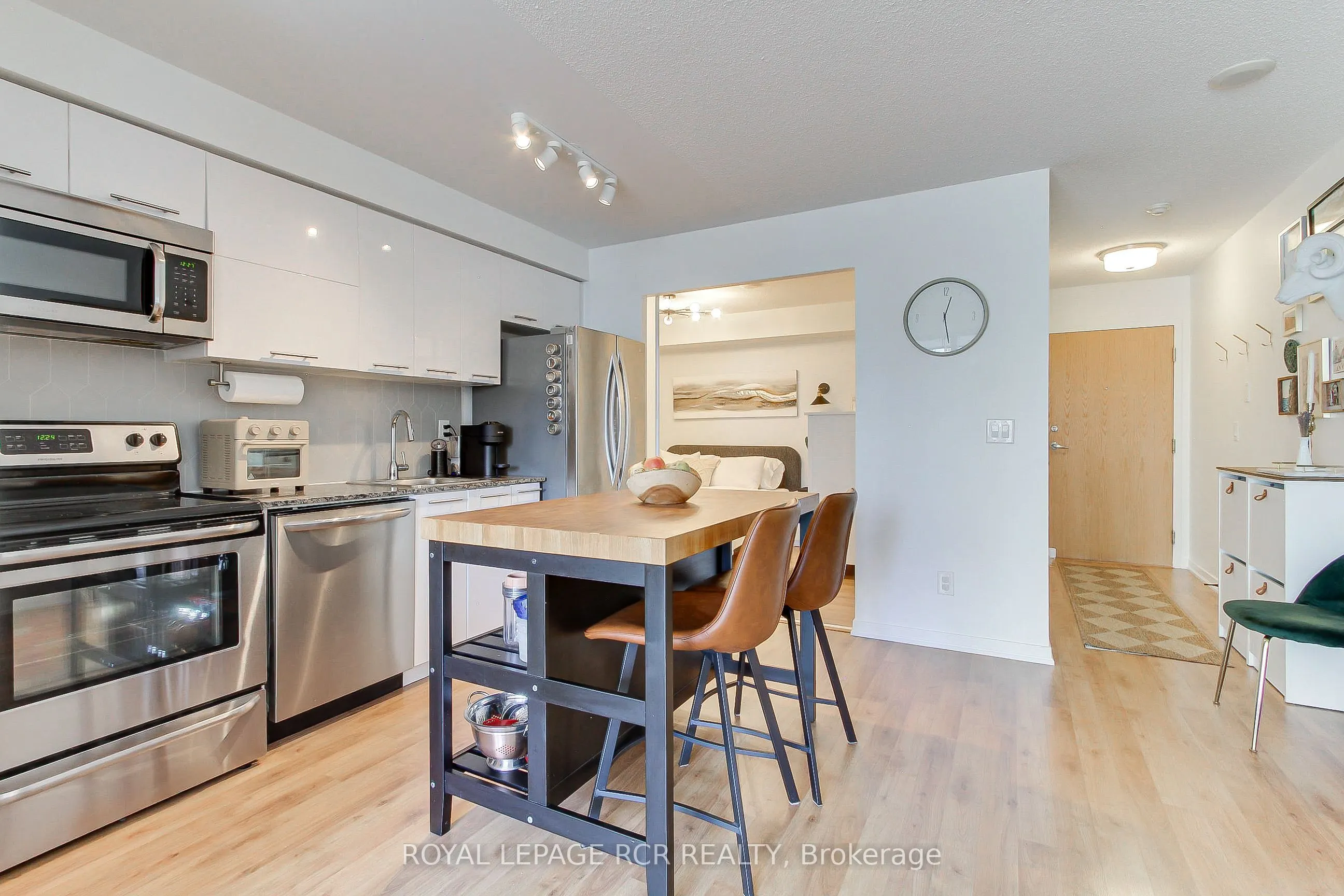 38 Joe Shuster Way, #623