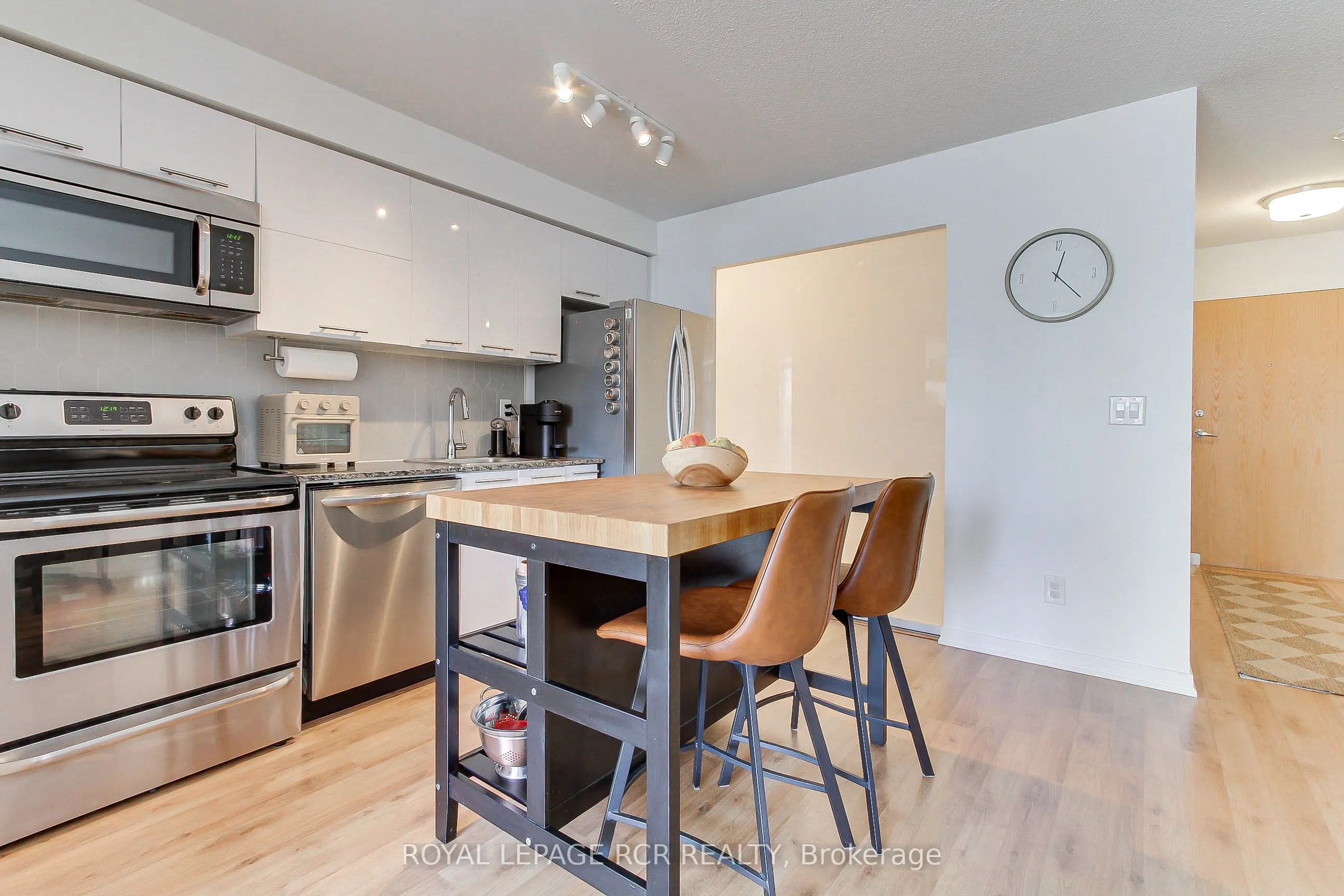 38 Joe Shuster Way, #623