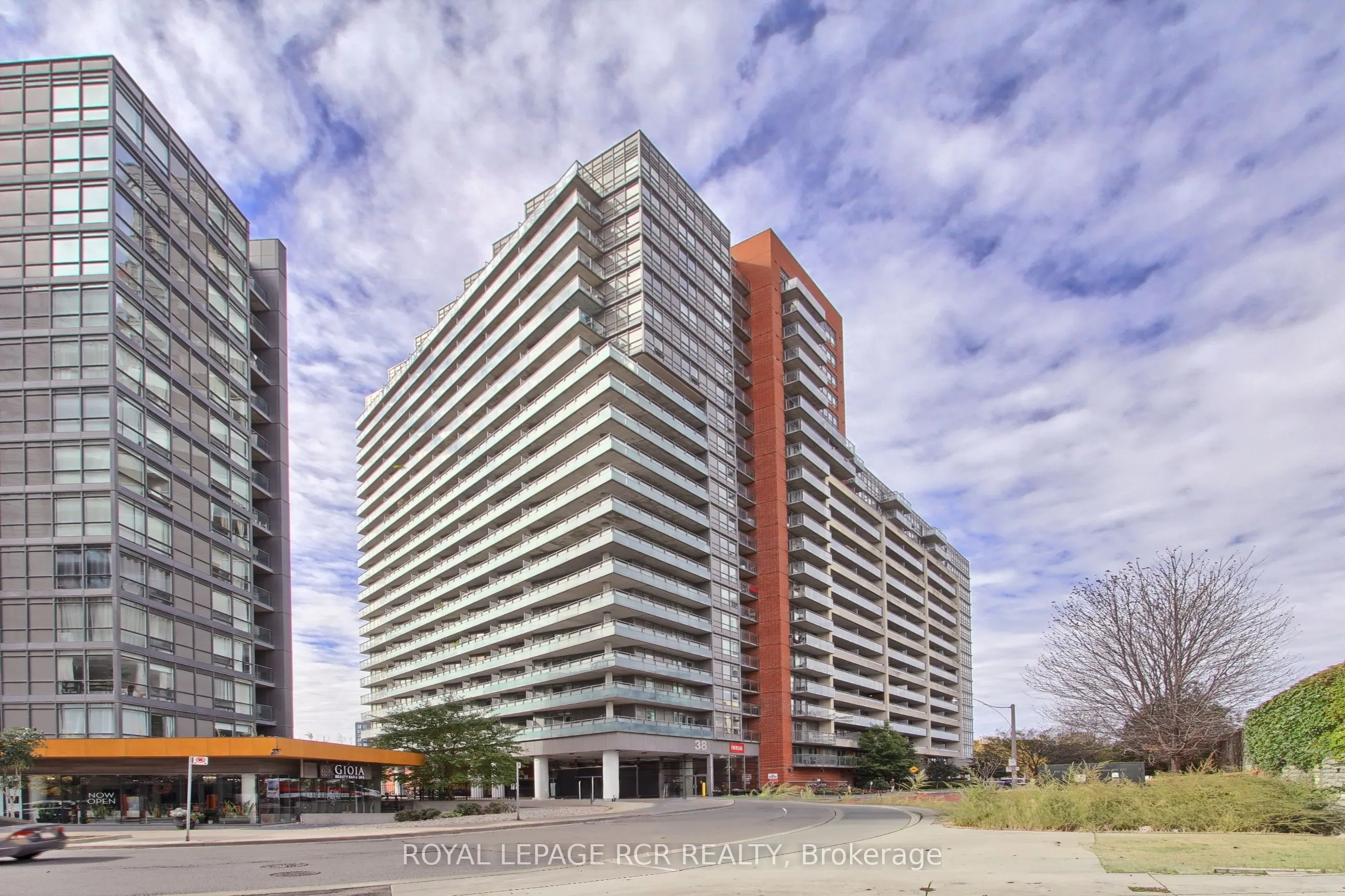 38 Joe Shuster Way, #623