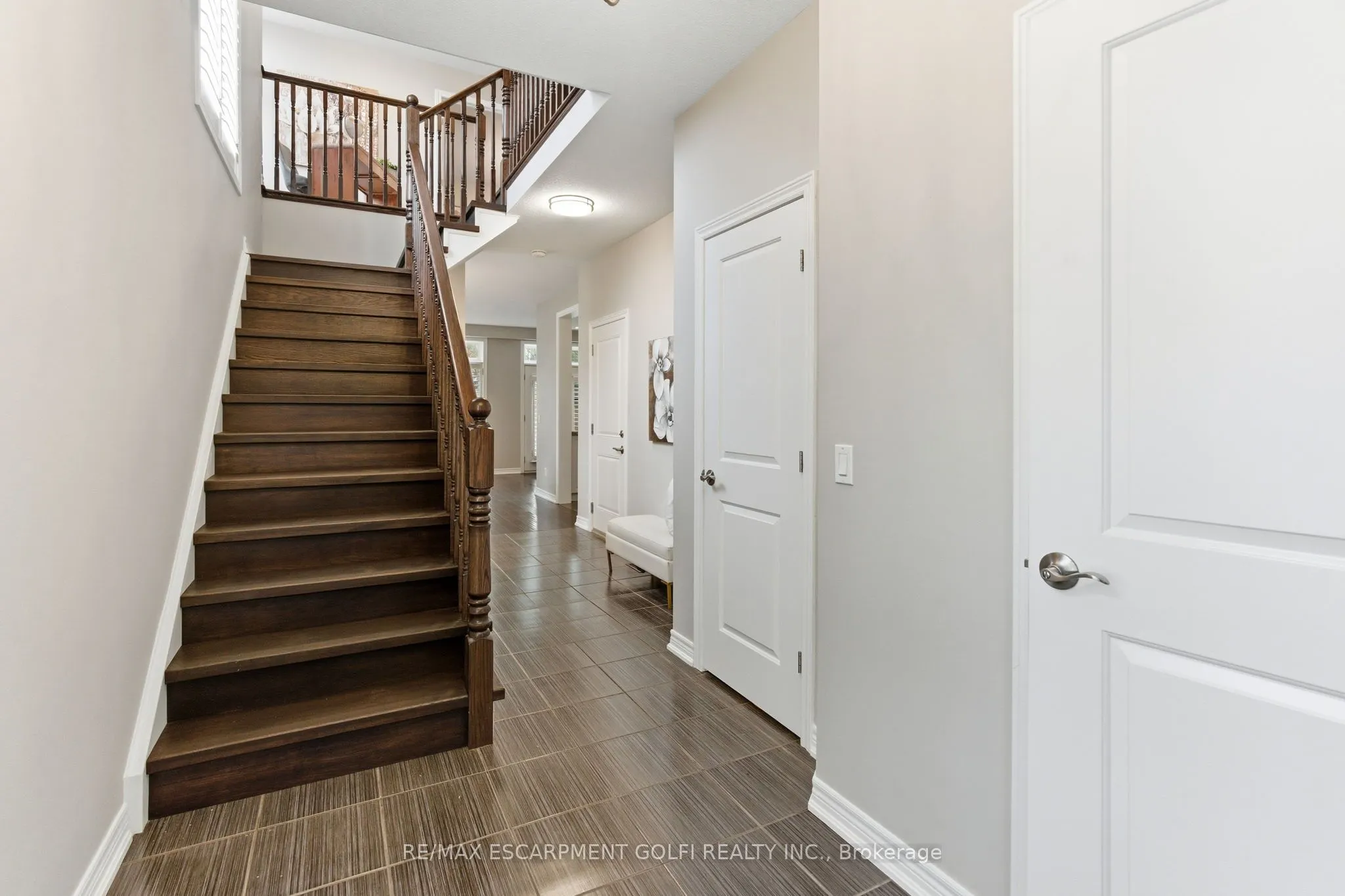 5056 New Street, #1