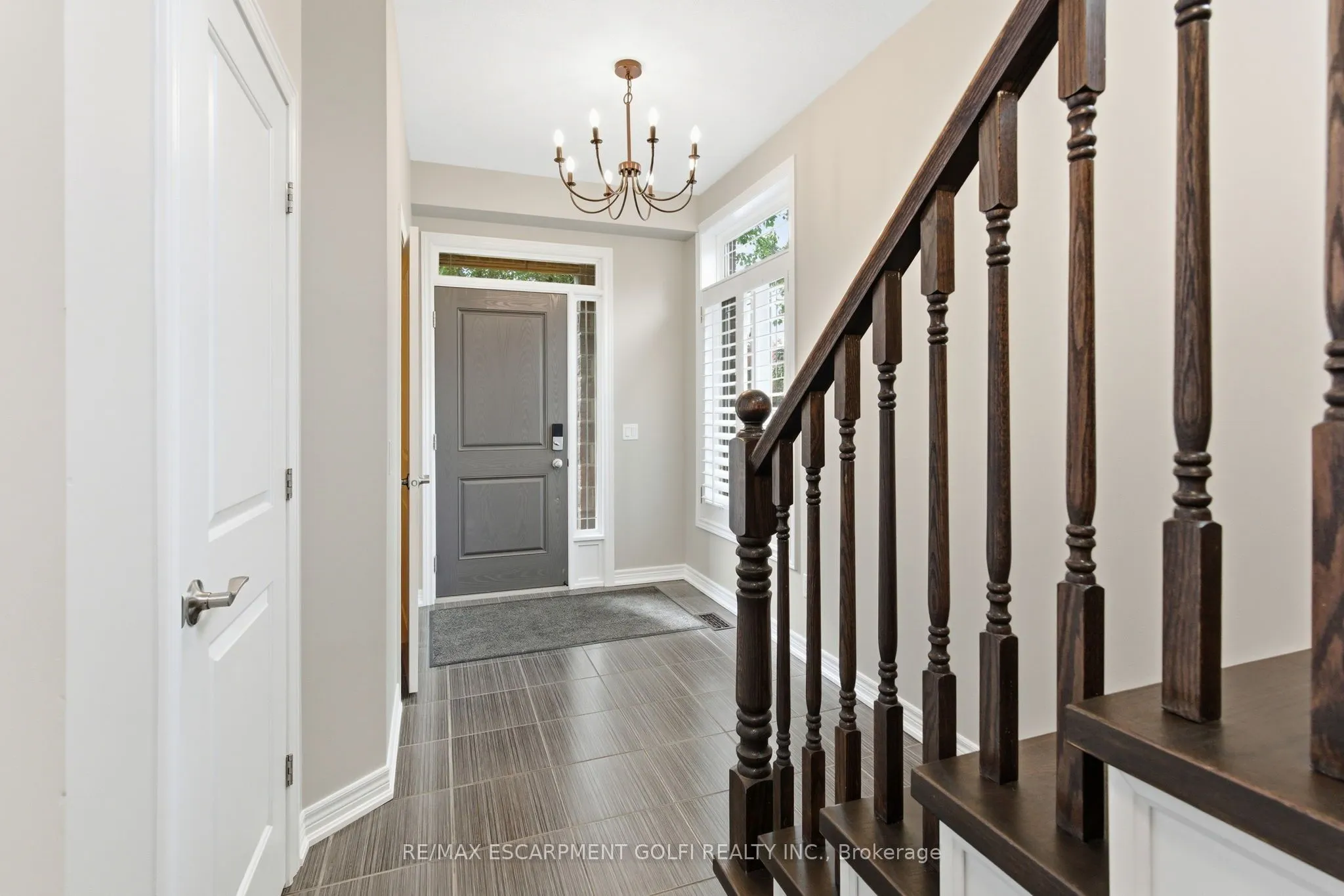 5056 New Street, #1