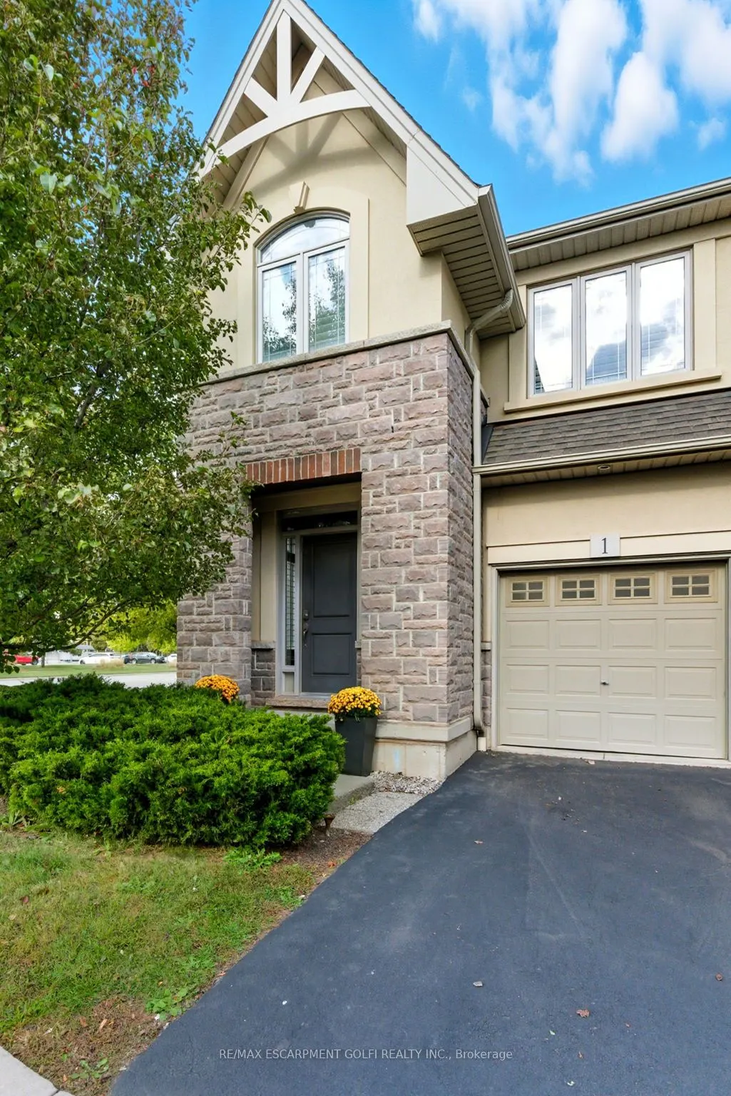 5056 New Street, #1