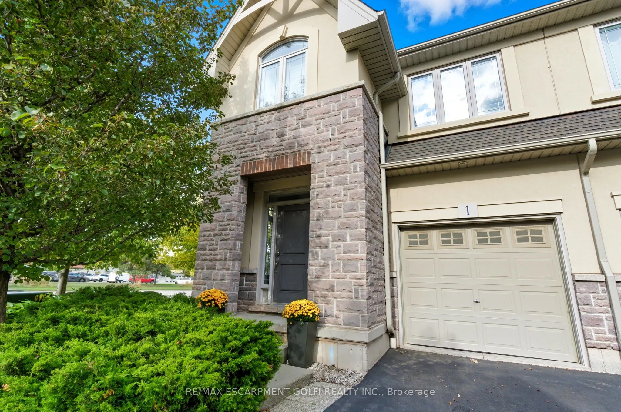 5056 New Street, #1