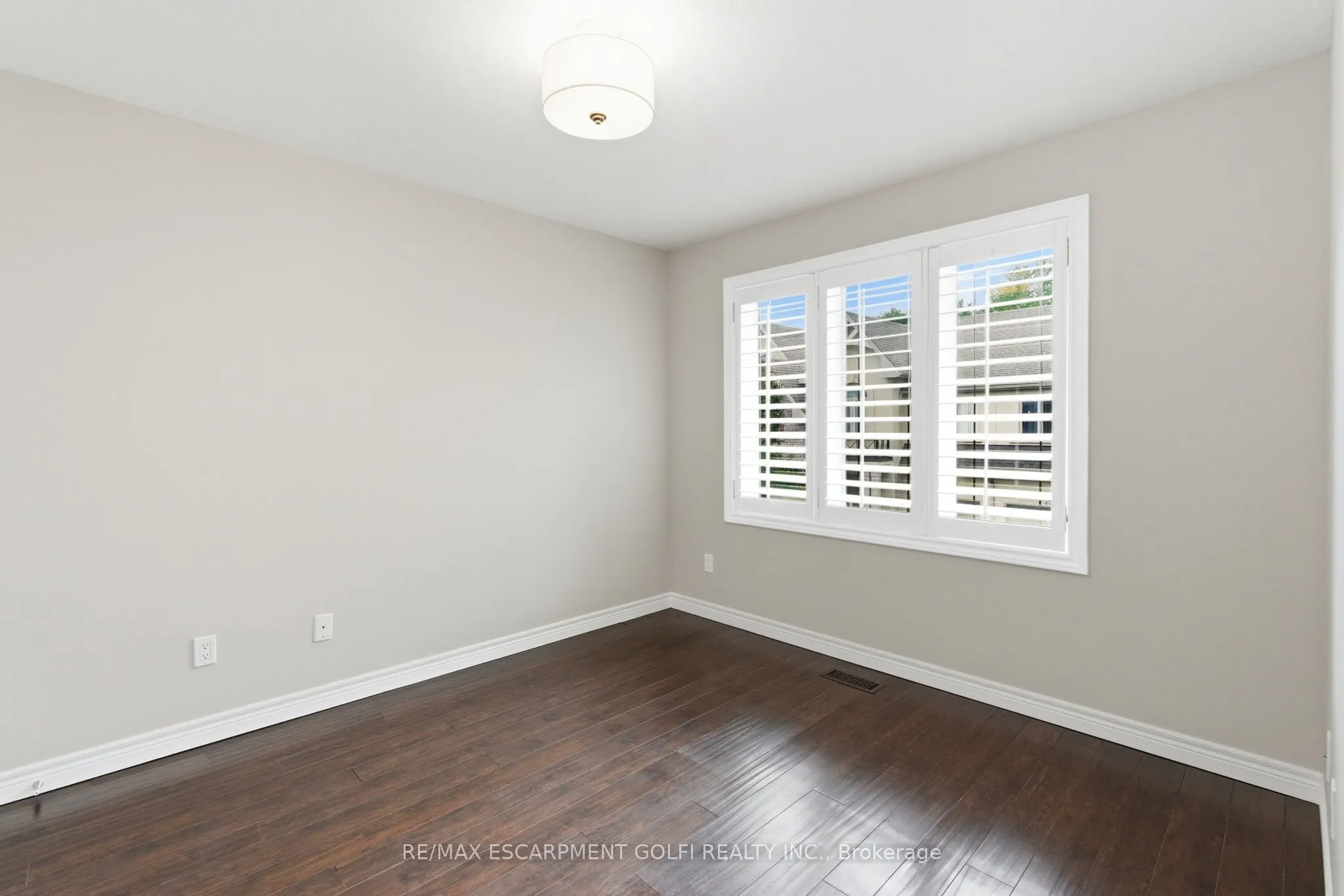 5056 New Street, #1