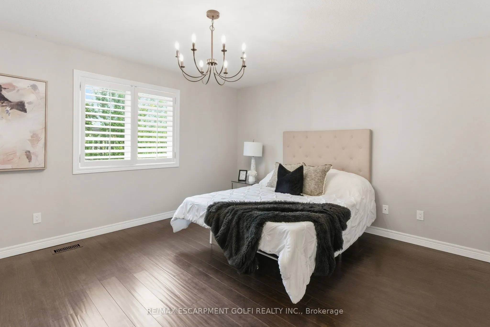 5056 New Street, #1