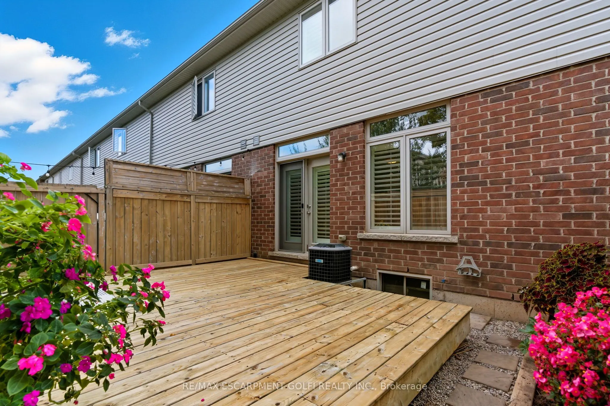 5056 New Street, #1
