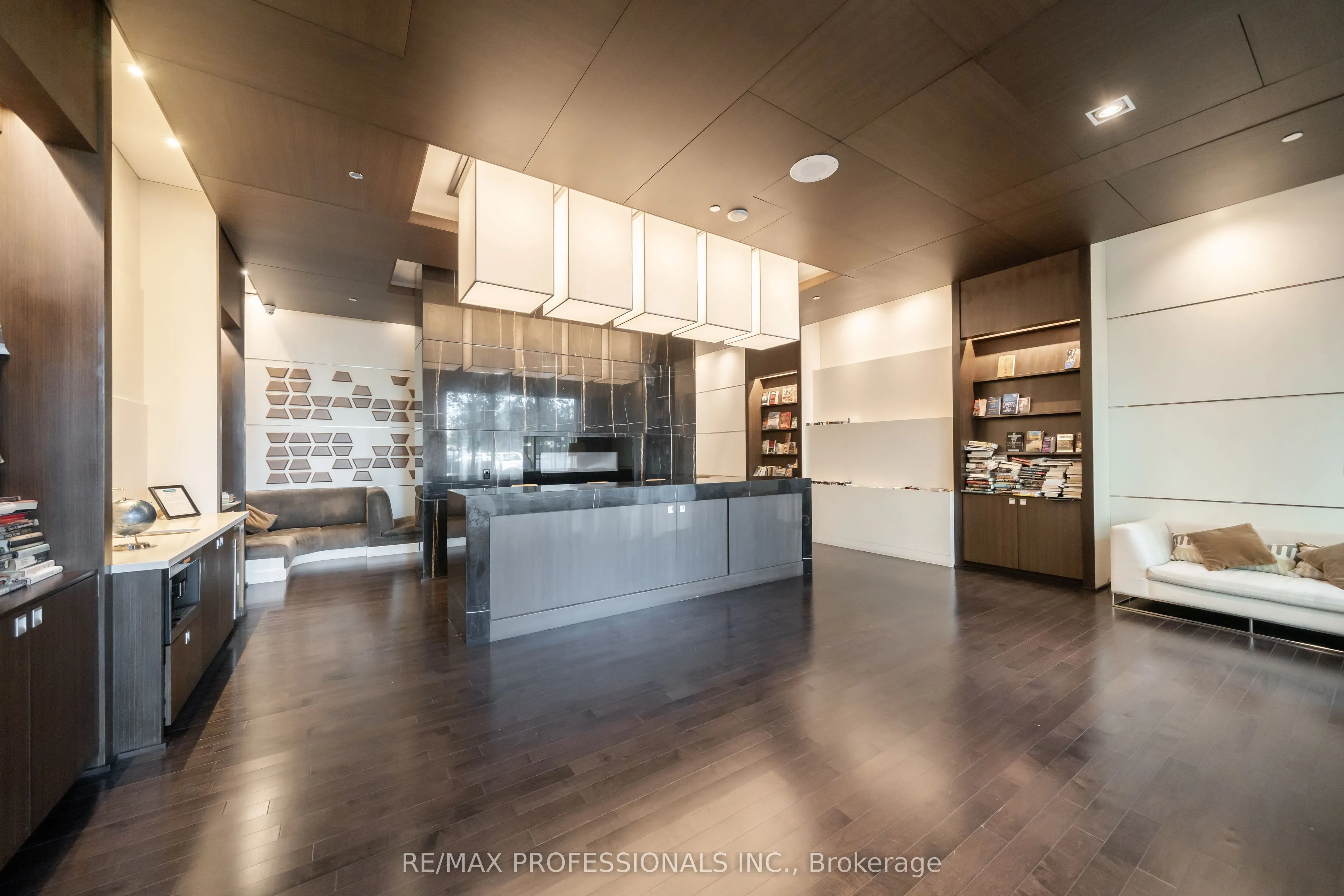 205 Sherway Gardens Road, #610