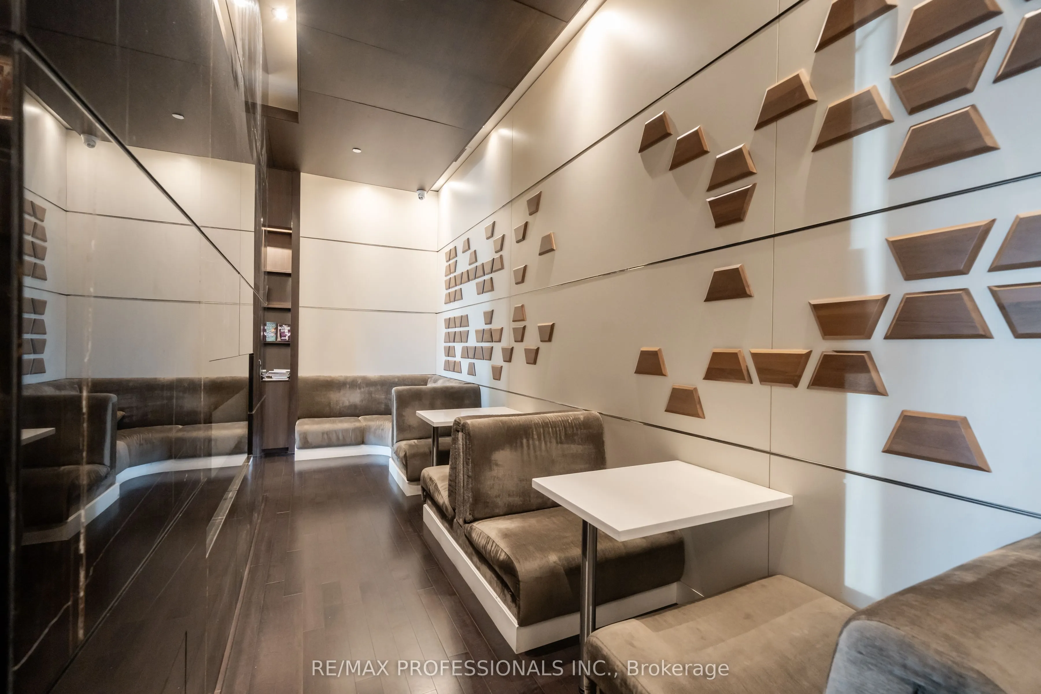 205 Sherway Gardens Road, #610