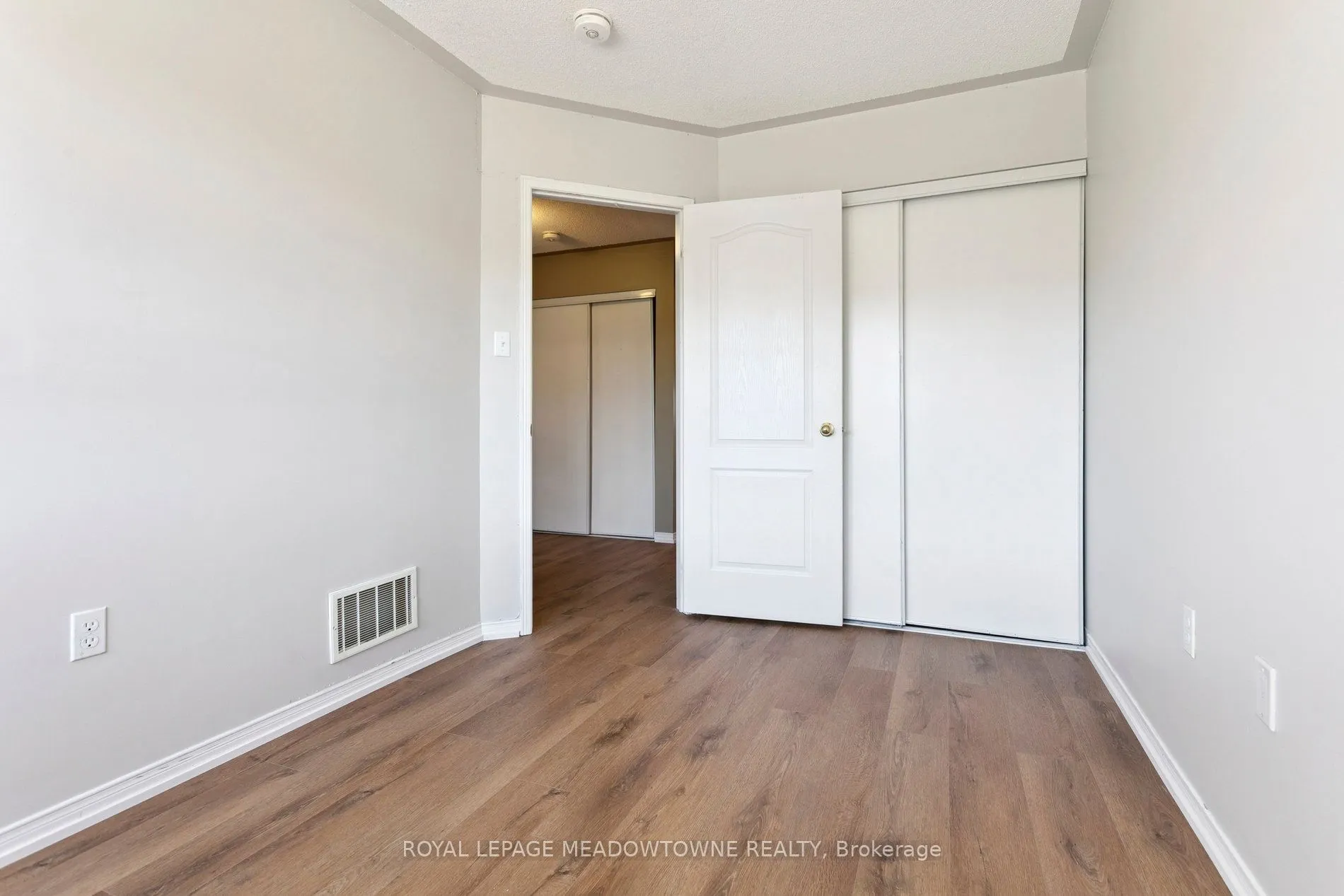 132 Crystalview Crescent, #Upper