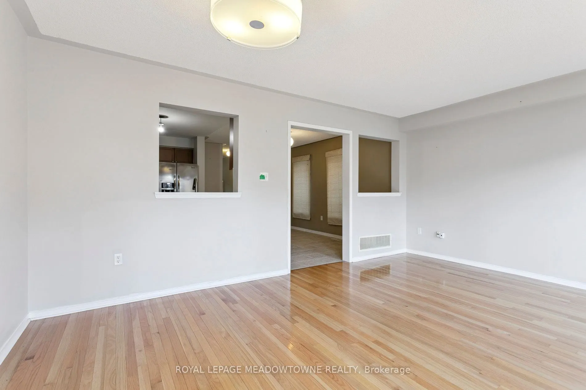132 Crystalview Crescent, #Upper