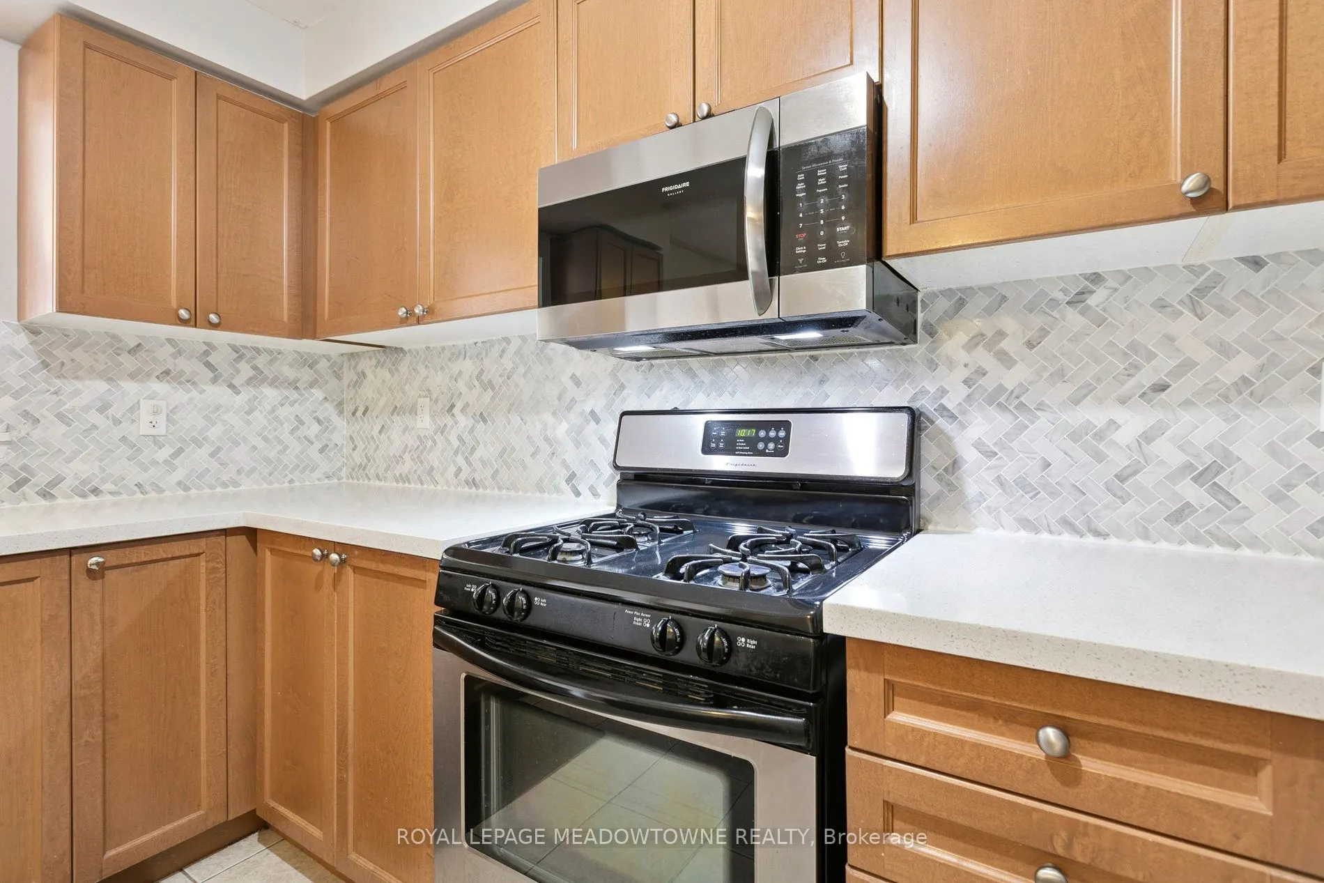 132 Crystalview Crescent, #Upper