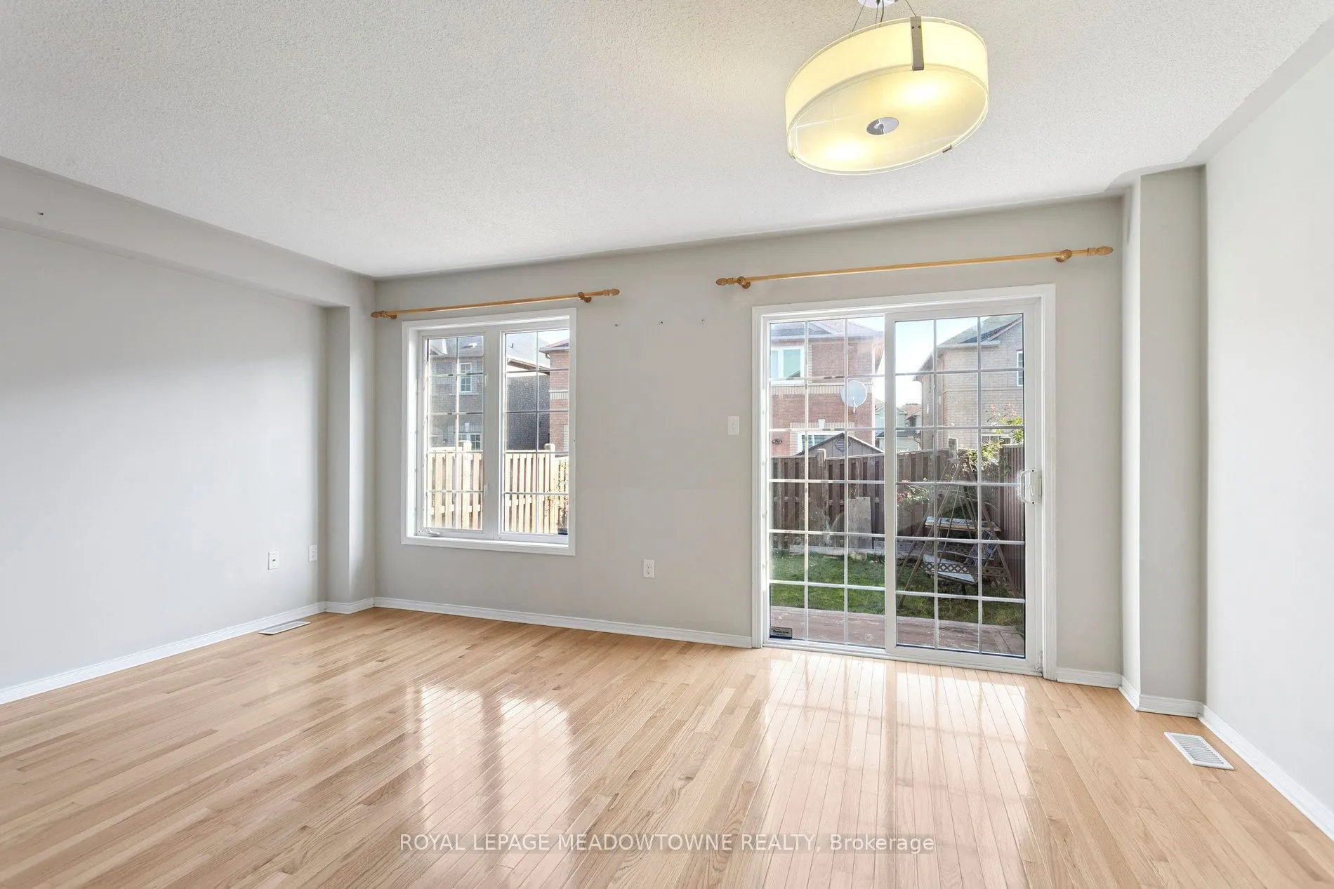 132 Crystalview Crescent, #Upper