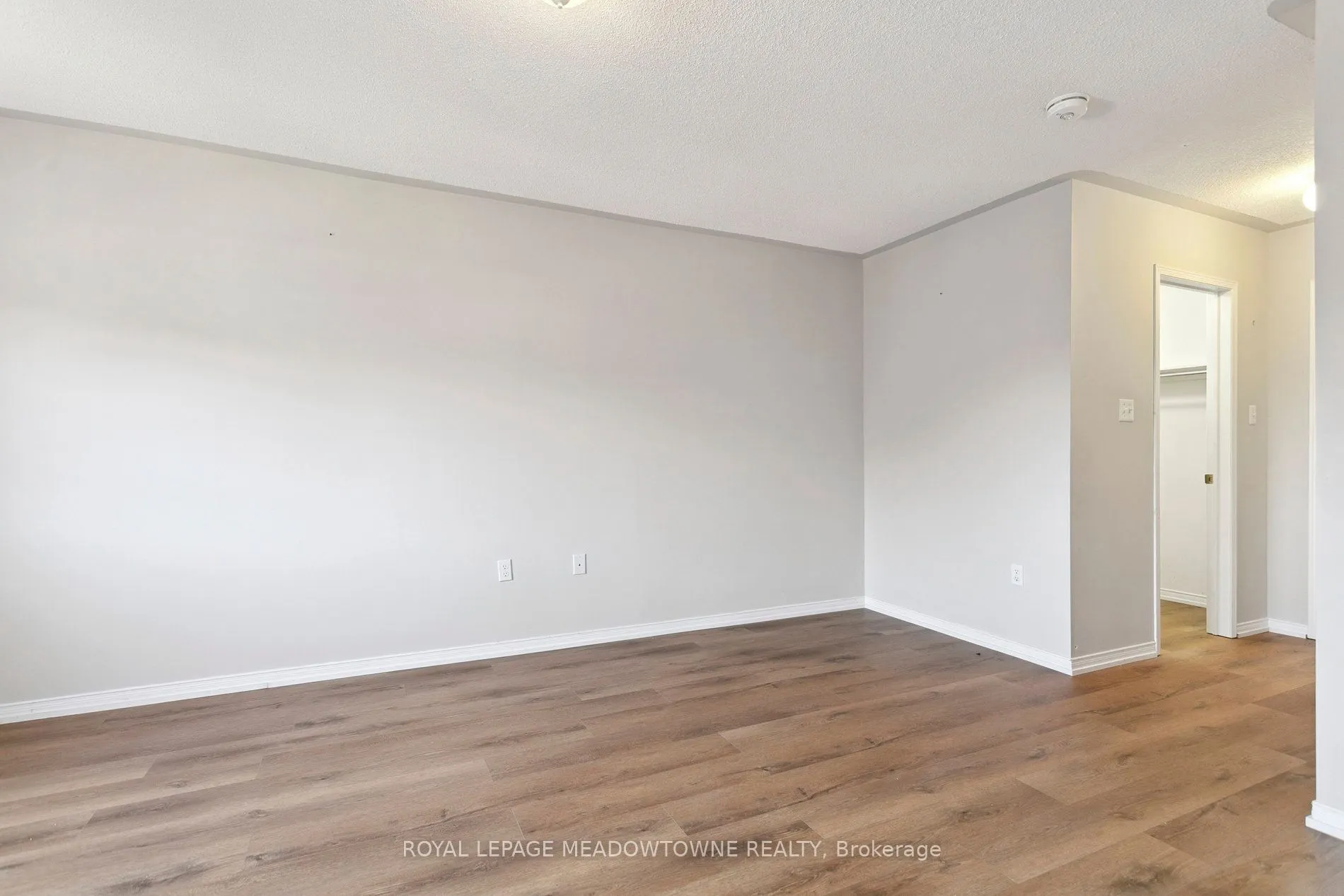 132 Crystalview Crescent, #Upper