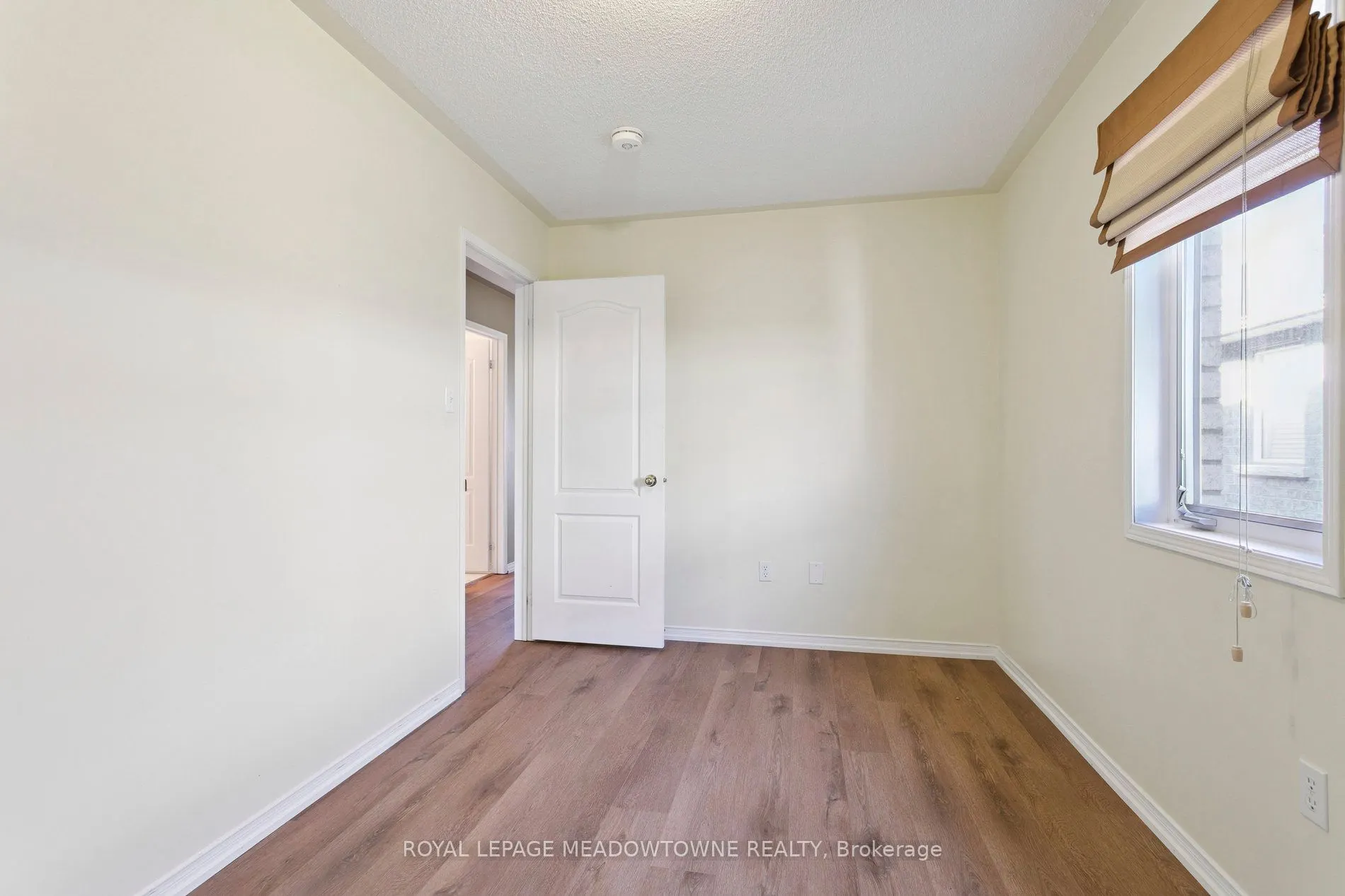 132 Crystalview Crescent, #Upper