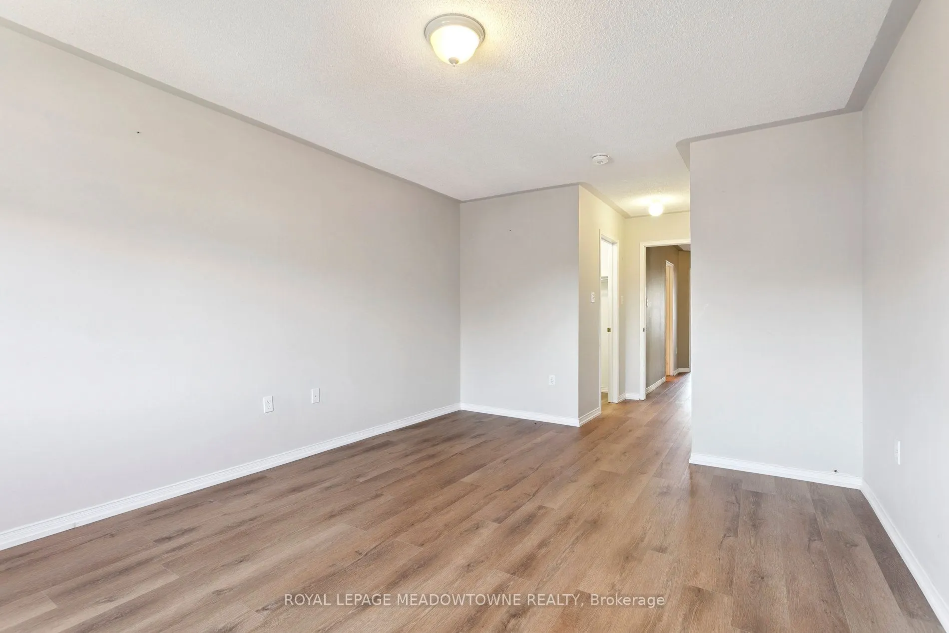 132 Crystalview Crescent, #Upper