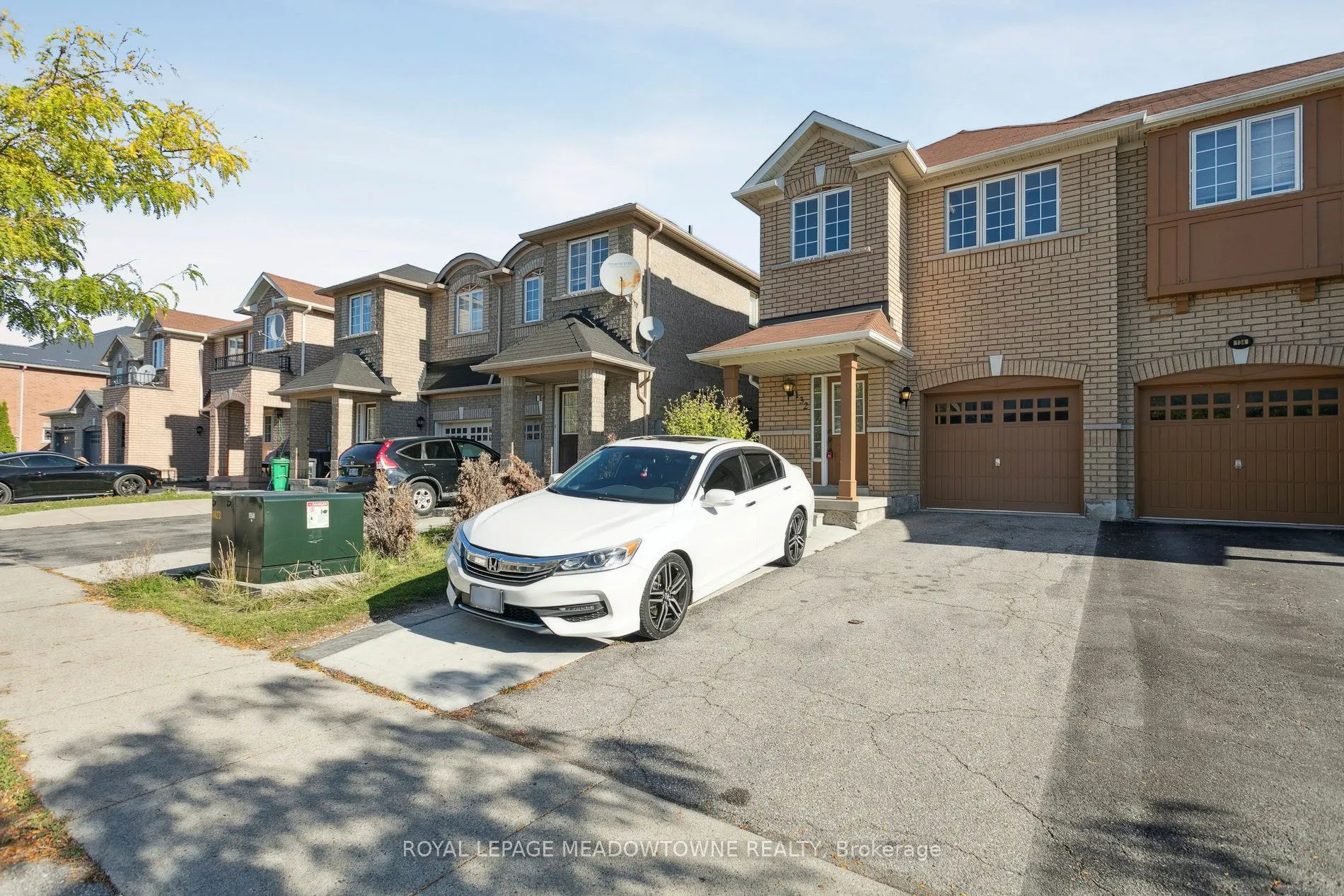 132 Crystalview Crescent, #Upper