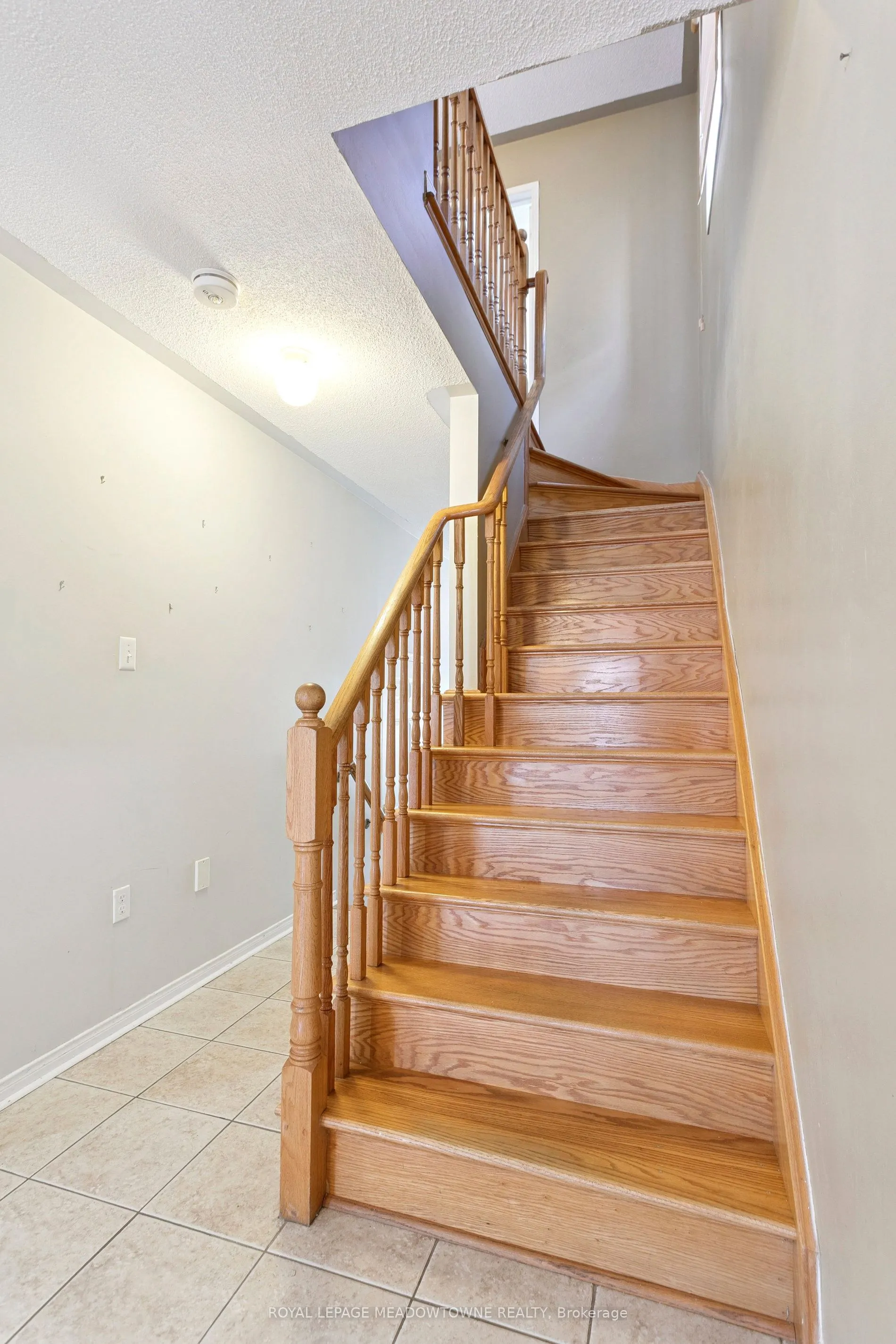 132 Crystalview Crescent, #Upper