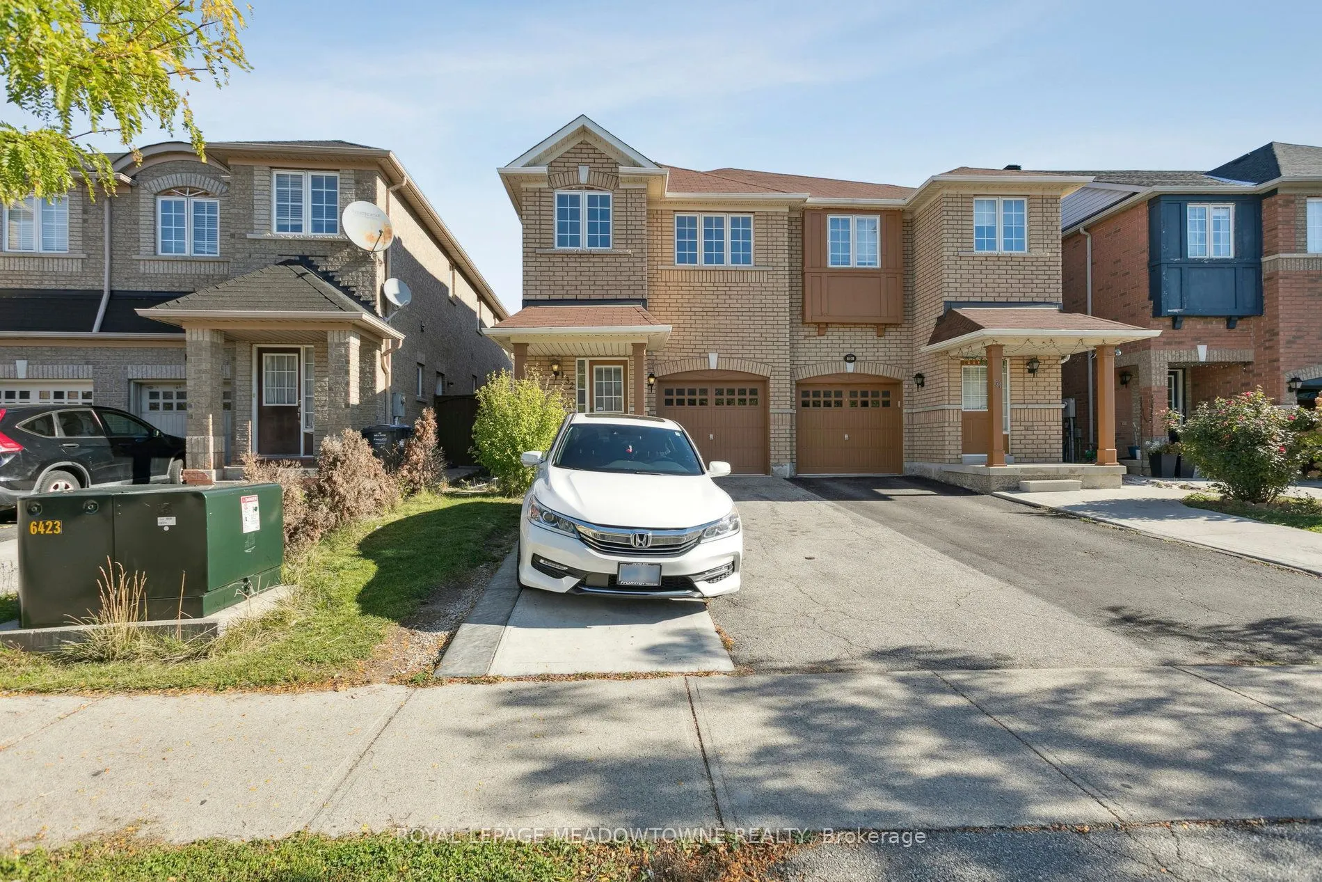 132 Crystalview Crescent, #Upper