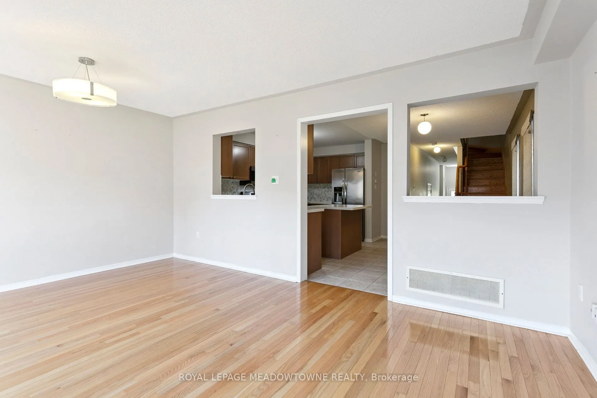 132 Crystalview Crescent, #Upper
