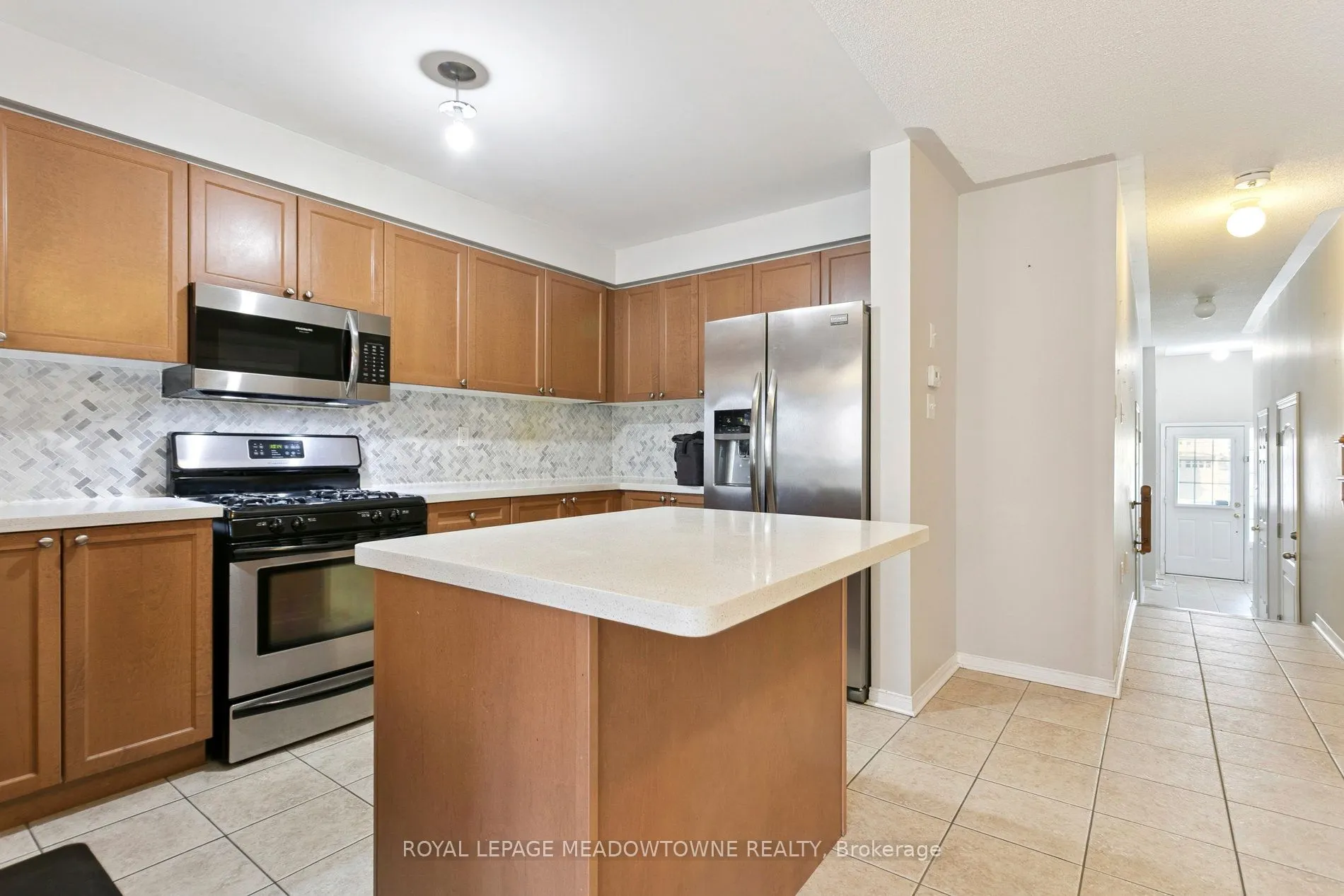 132 Crystalview Crescent, #Upper