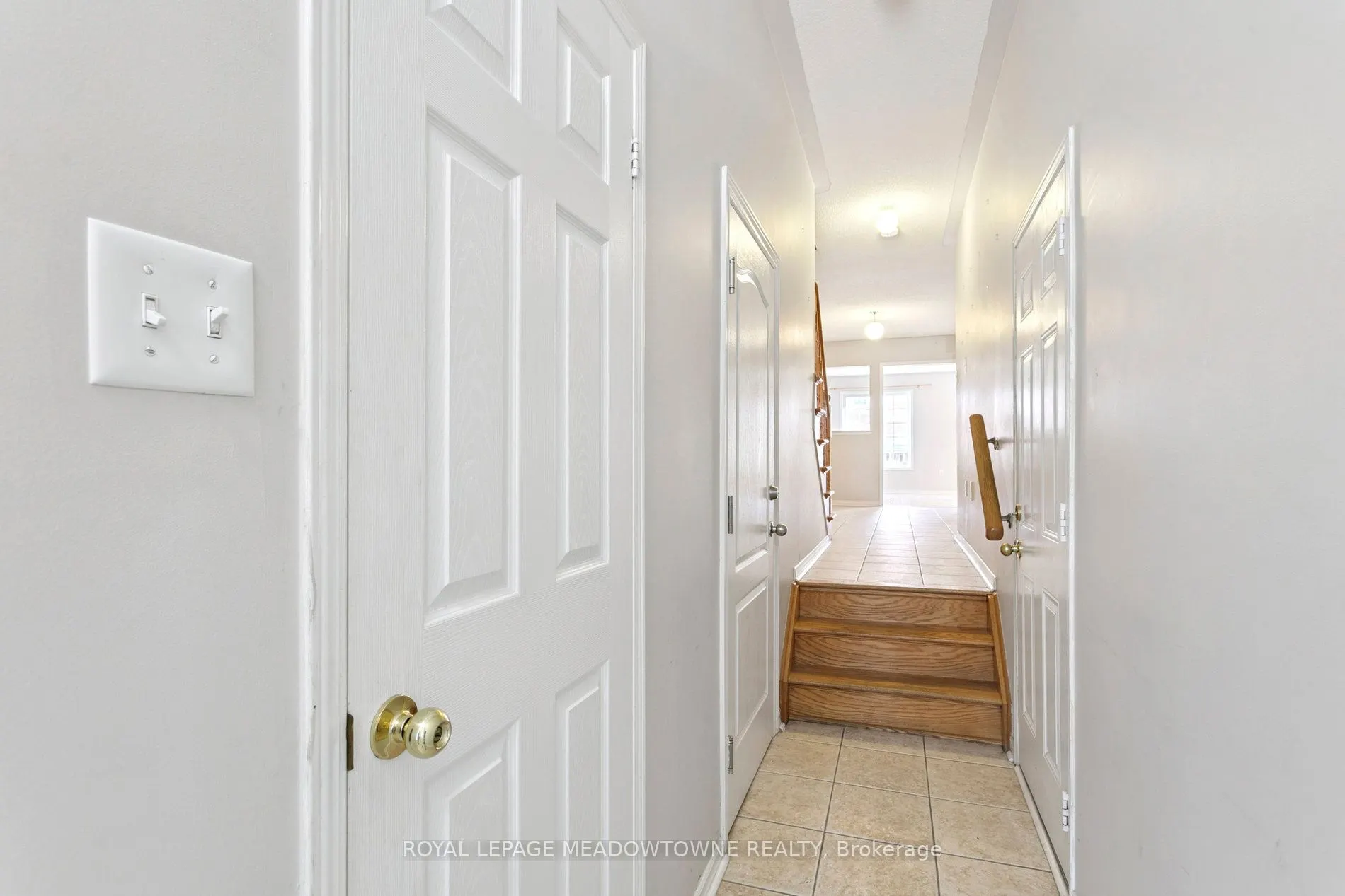132 Crystalview Crescent, #Upper